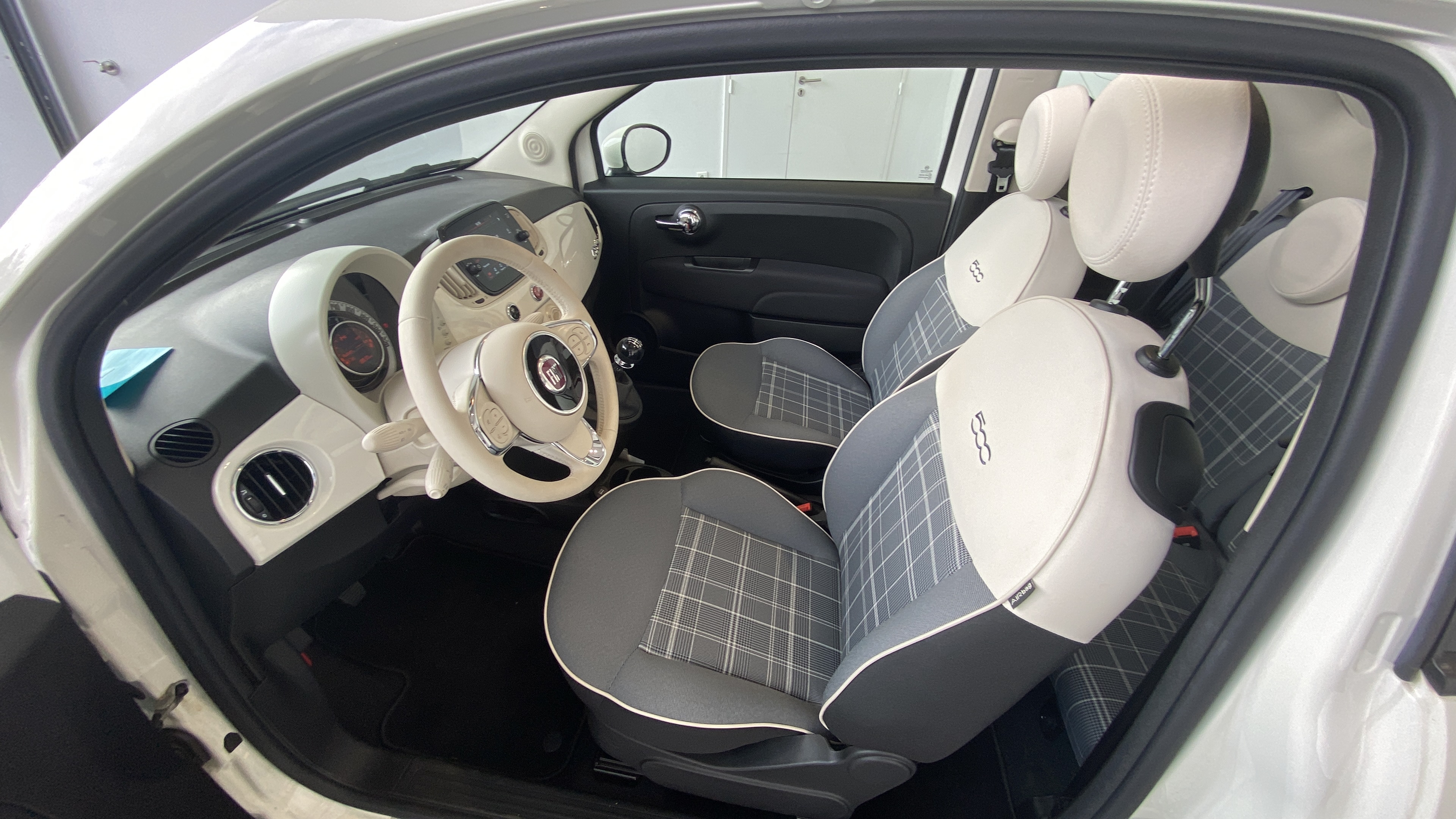FIAT 500C 1.0 70 ch Hybride BSG S/S Lounge - Véhicule Occasion Océane Auto