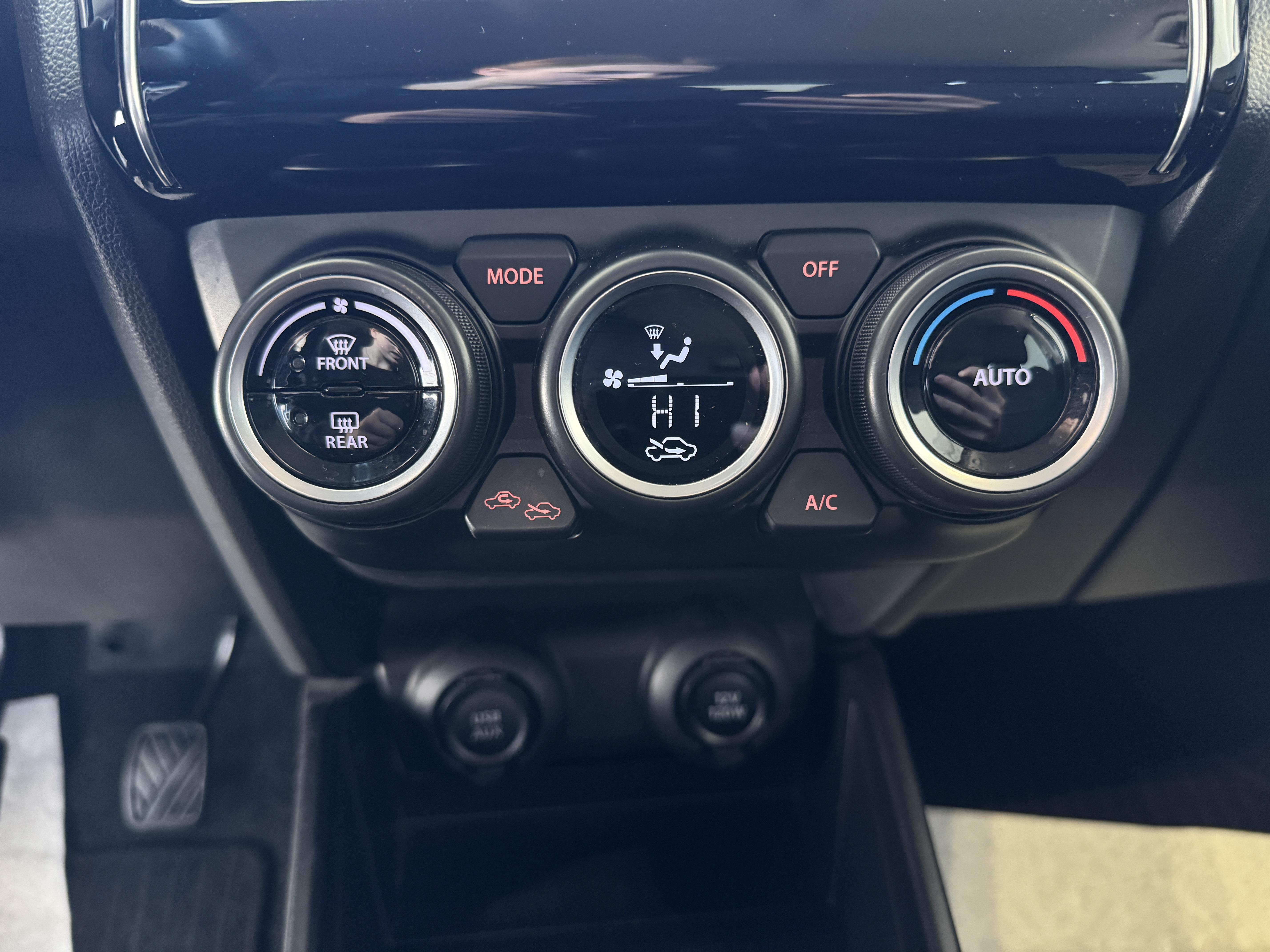 SUZUKI Swift 1.2 Dualjet Hybrid Pack - Véhicule Occasion - Océane Auto SUZUKI Swift 1.2 Dualjet Hybrid Pack - Véhicule Occasion Océane Auto