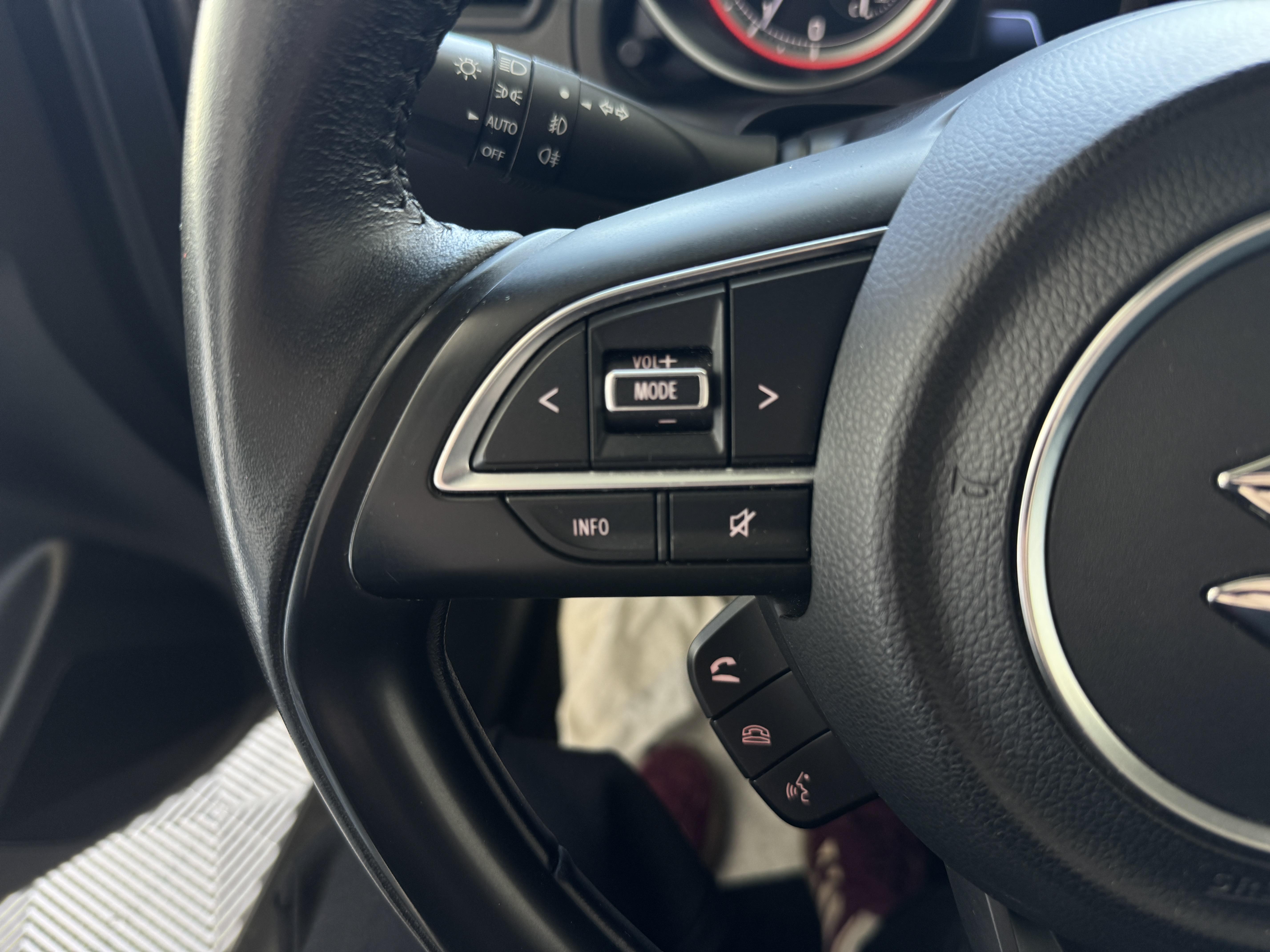 SUZUKI Swift 1.2 Dualjet Hybrid Pack - Véhicule Occasion - Océane Auto SUZUKI Swift 1.2 Dualjet Hybrid Pack - Véhicule Occasion Océane Auto