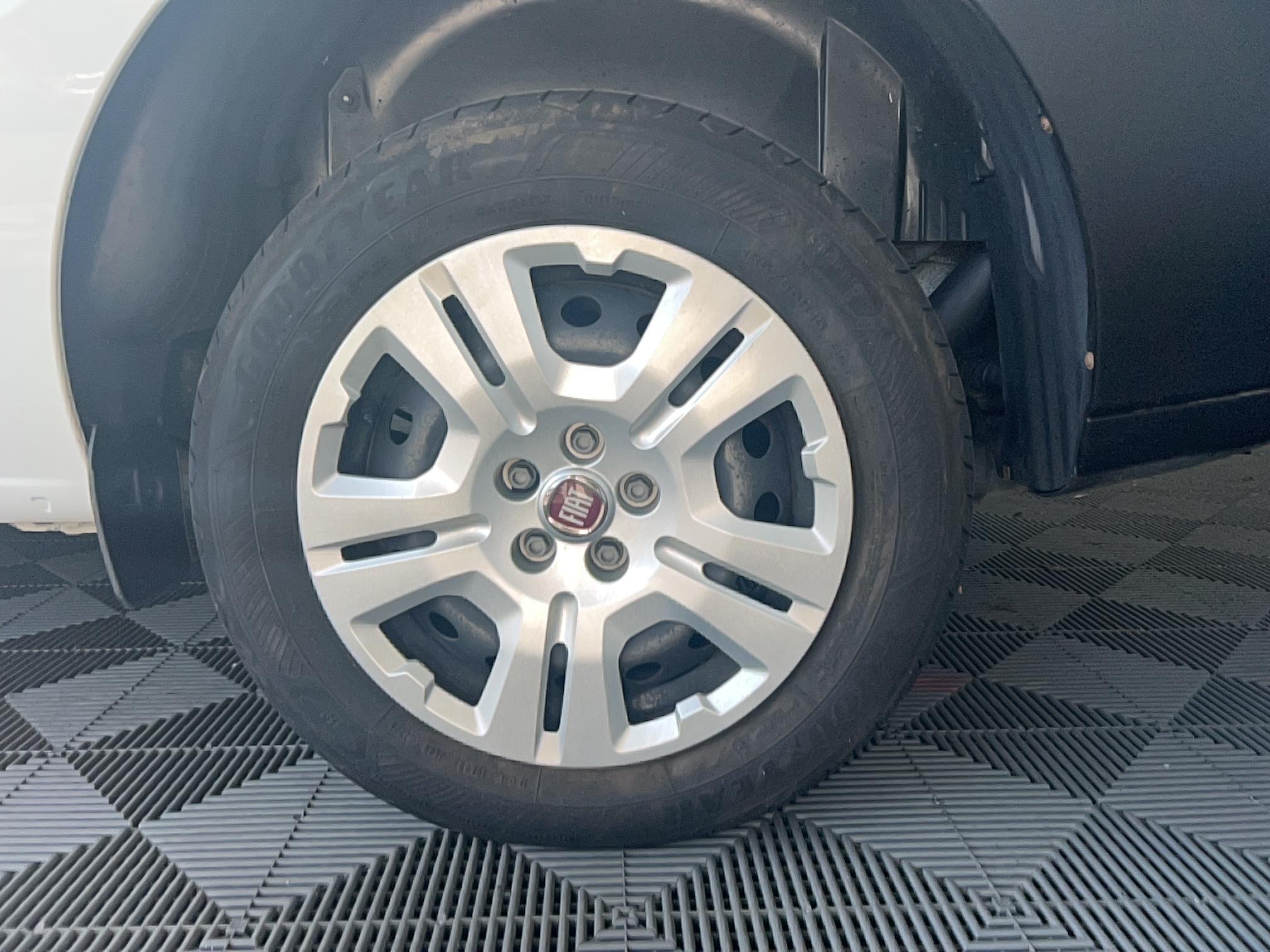 FIAT DOBLO CARGO FT 1.3 MULTIJET 95 BUSINESS - Véhicule Occasion - Océane Auto FIAT DOBLO CARGO FT 1.3 MULTIJET 95 BUSINESS - Véhicule Occasion Océane Auto