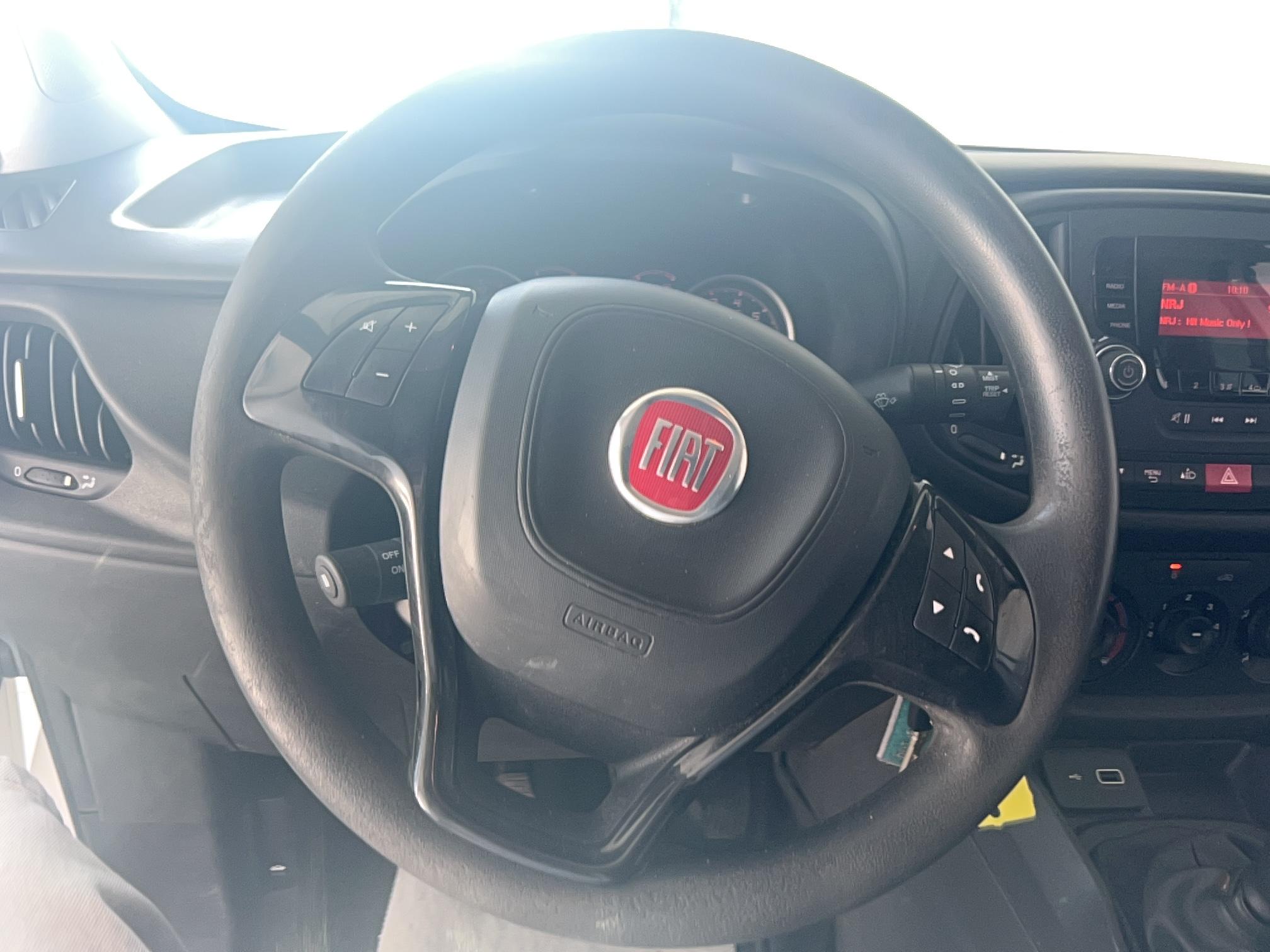 FIAT DOBLO CARGO FT 1.3 MULTIJET 95 BUSINESS - Véhicule Occasion - Océane Auto FIAT DOBLO CARGO FT 1.3 MULTIJET 95 BUSINESS - Véhicule Occasion Océane Auto