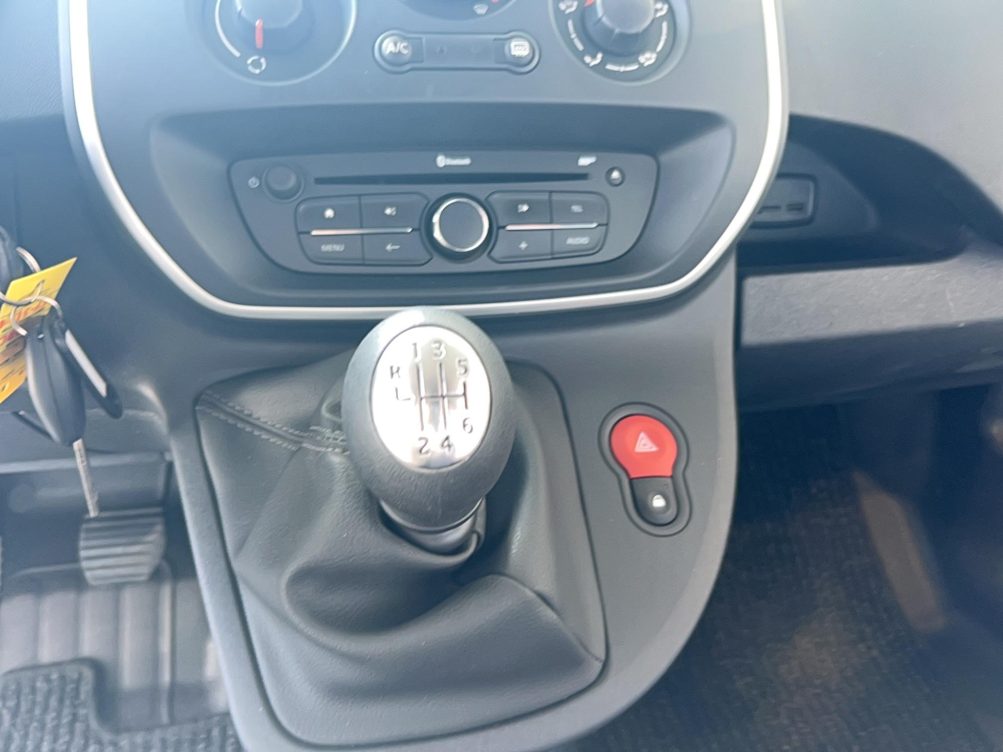 RENAULT KANGOO EXPRESS BLUE DCI 95 EXTRA R-LINK - Véhicule Occasion - Océane Auto RENAULT KANGOO EXPRESS BLUE DCI 95 EXTRA R-LINK - Véhicule Occasion Océane Auto