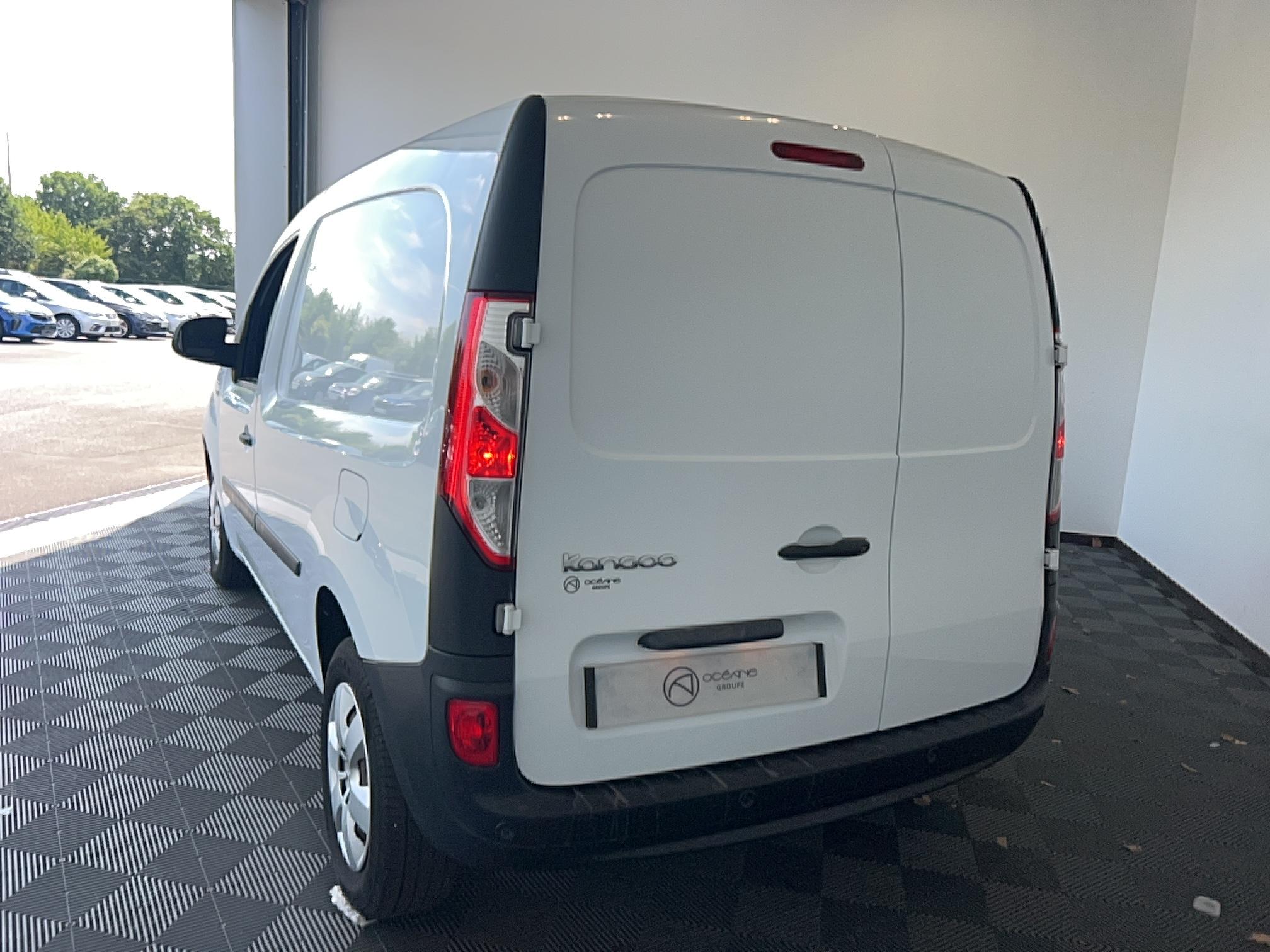 RENAULT KANGOO EXPRESS BLUE DCI 95 EXTRA R-LINK - Véhicule Occasion - Océane Auto RENAULT KANGOO EXPRESS BLUE DCI 95 EXTRA R-LINK - Véhicule Occasion Océane Auto