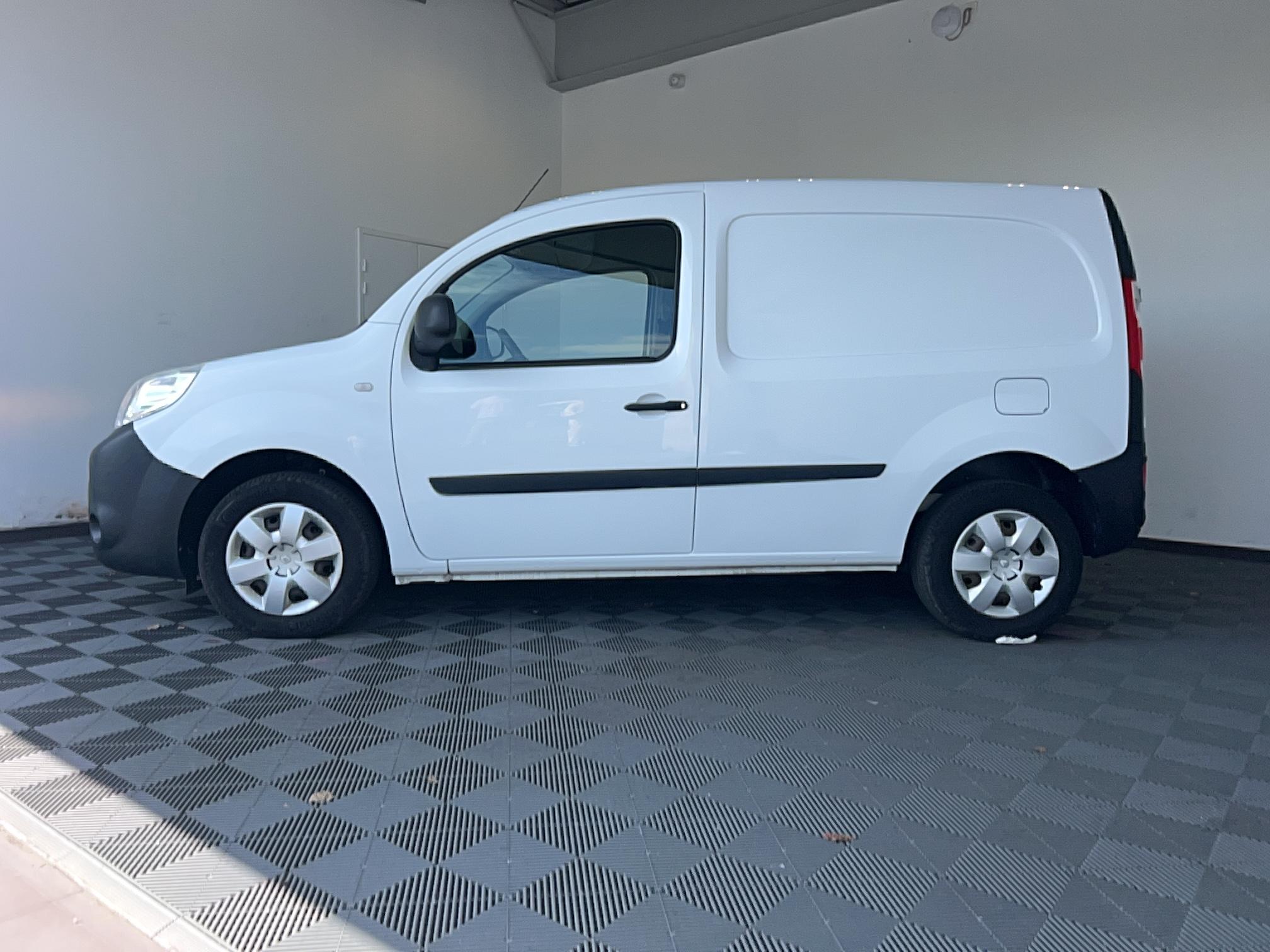 RENAULT KANGOO EXPRESS BLUE DCI 95 EXTRA R-LINK - Véhicule Occasion - Océane Auto RENAULT KANGOO EXPRESS BLUE DCI 95 EXTRA R-LINK - Véhicule Occasion Océane Auto