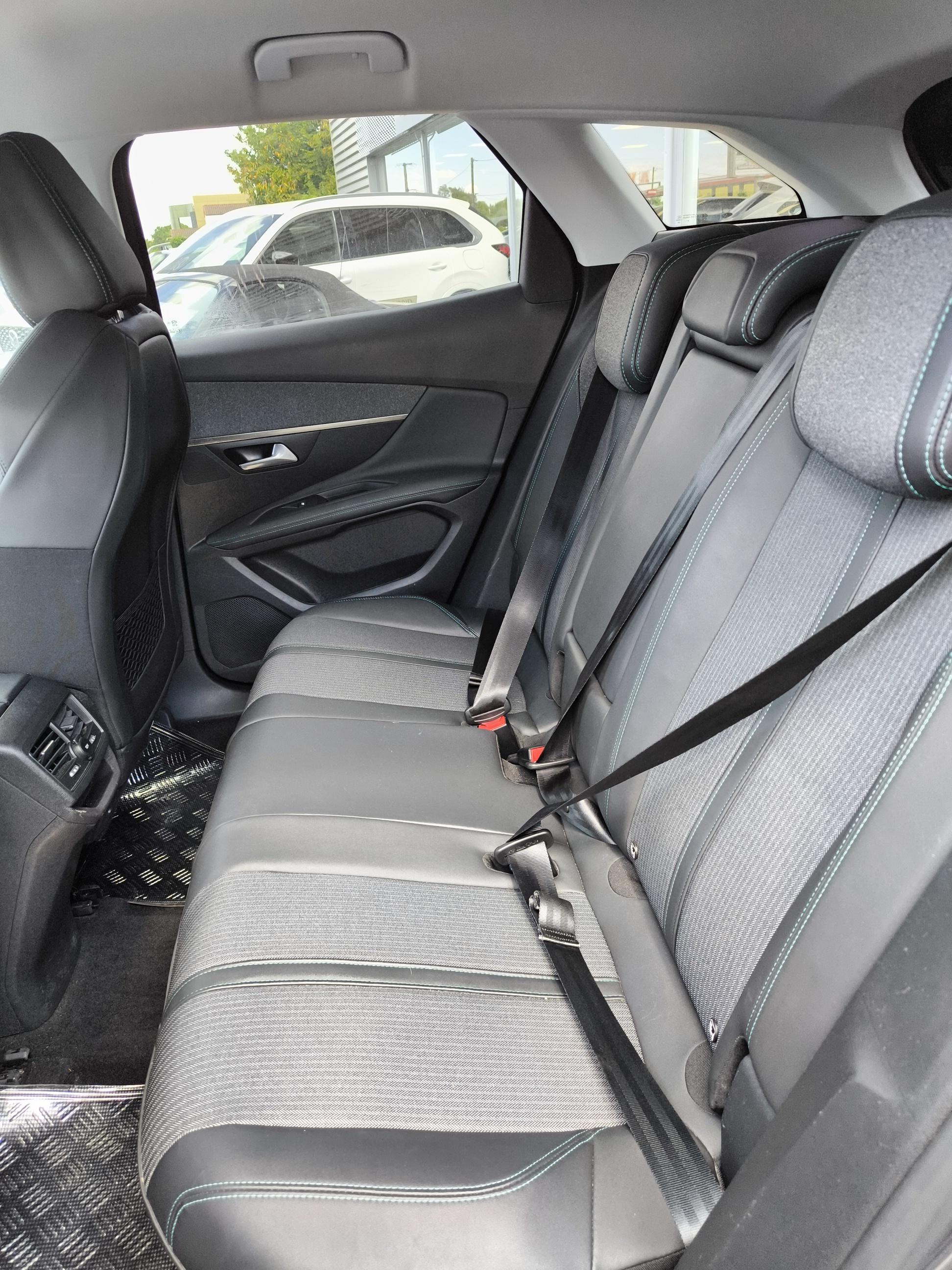 PEUGEOT 3008 BlueHDi 130ch S&S EAT8 Allure Pack - Véhicule Occasion Océane Auto