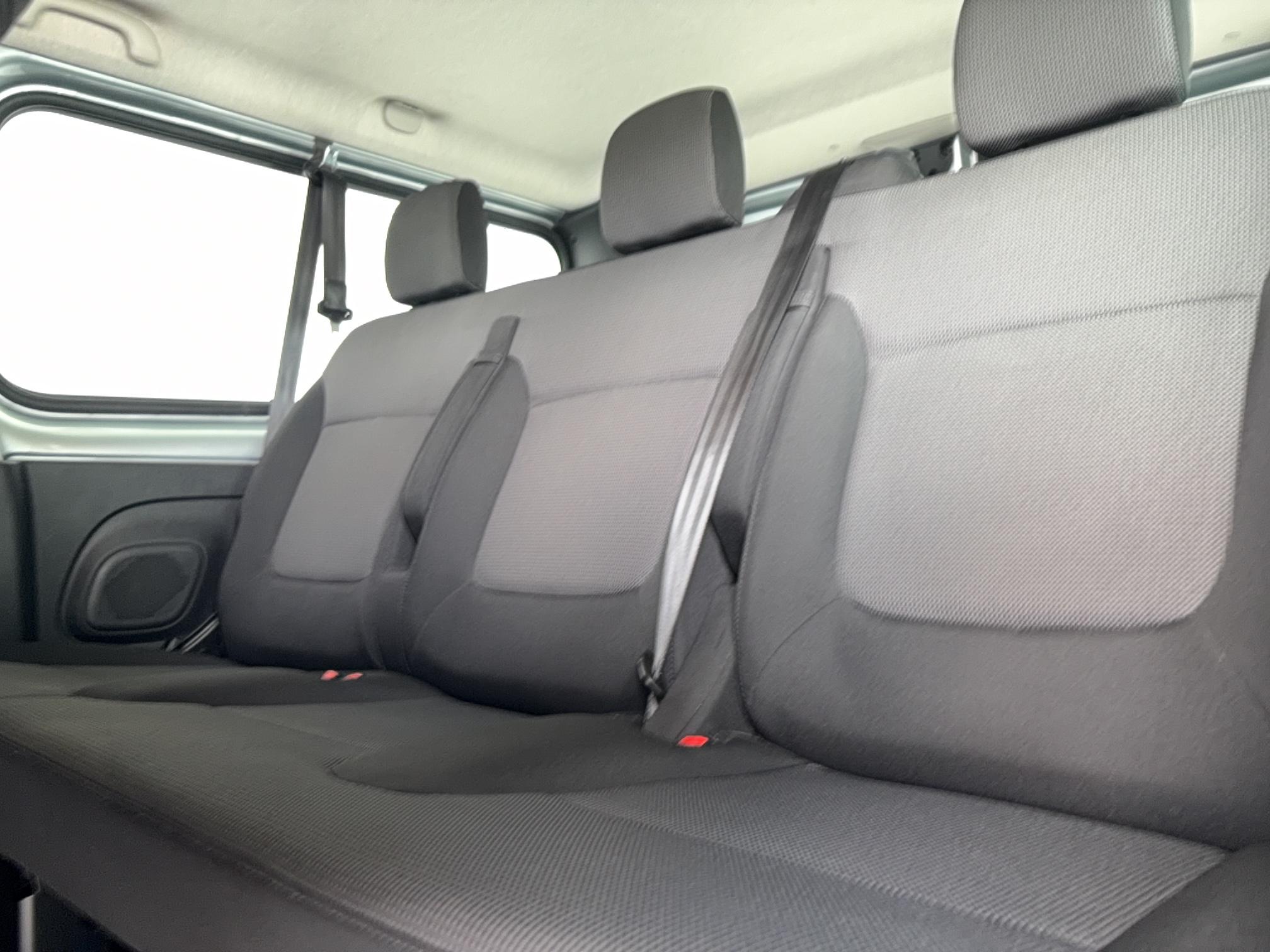 NISSAN Primastar Combi L2H1 3.0t 2.0 dCi 150 S/S DCT N-Connecta - Véhicule Occasion - Océane Auto NISSAN Primastar Combi L2H1 3.0t 2.0 dCi 150 S/S DCT N-Connecta - Véhicule Occasion Océane Auto