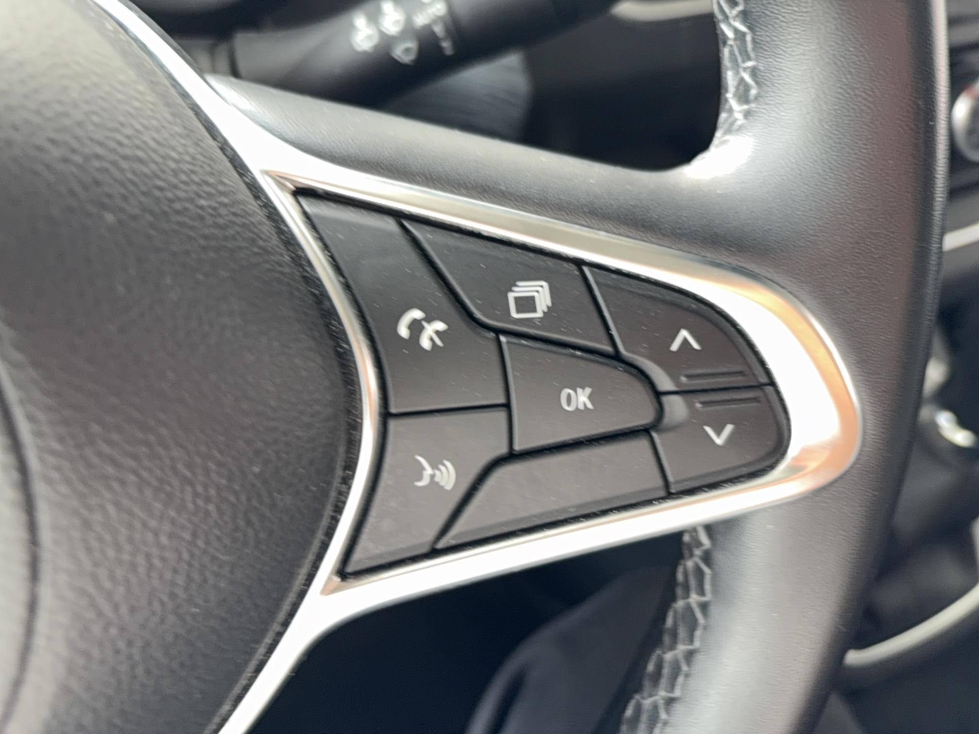 NISSAN Primastar Combi L2H1 3.0t 2.0 dCi 150 S/S DCT N-Connecta - Véhicule Occasion - Océane Auto NISSAN Primastar Combi L2H1 3.0t 2.0 dCi 150 S/S DCT N-Connecta - Véhicule Occasion Océane Auto