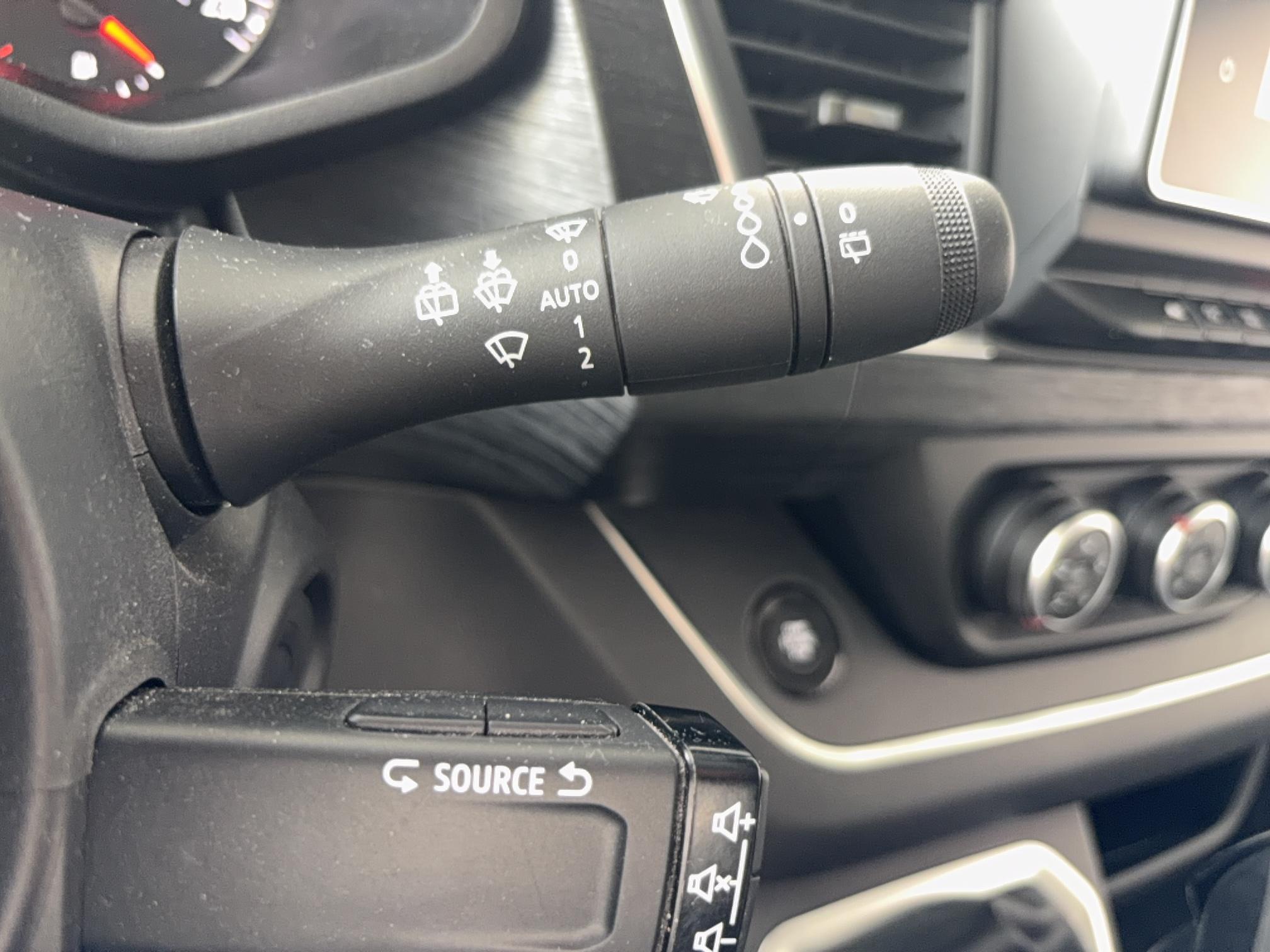 NISSAN Primastar Combi L2H1 3.0t 2.0 dCi 150 S/S DCT N-Connecta - Véhicule Occasion - Océane Auto NISSAN Primastar Combi L2H1 3.0t 2.0 dCi 150 S/S DCT N-Connecta - Véhicule Occasion Océane Auto