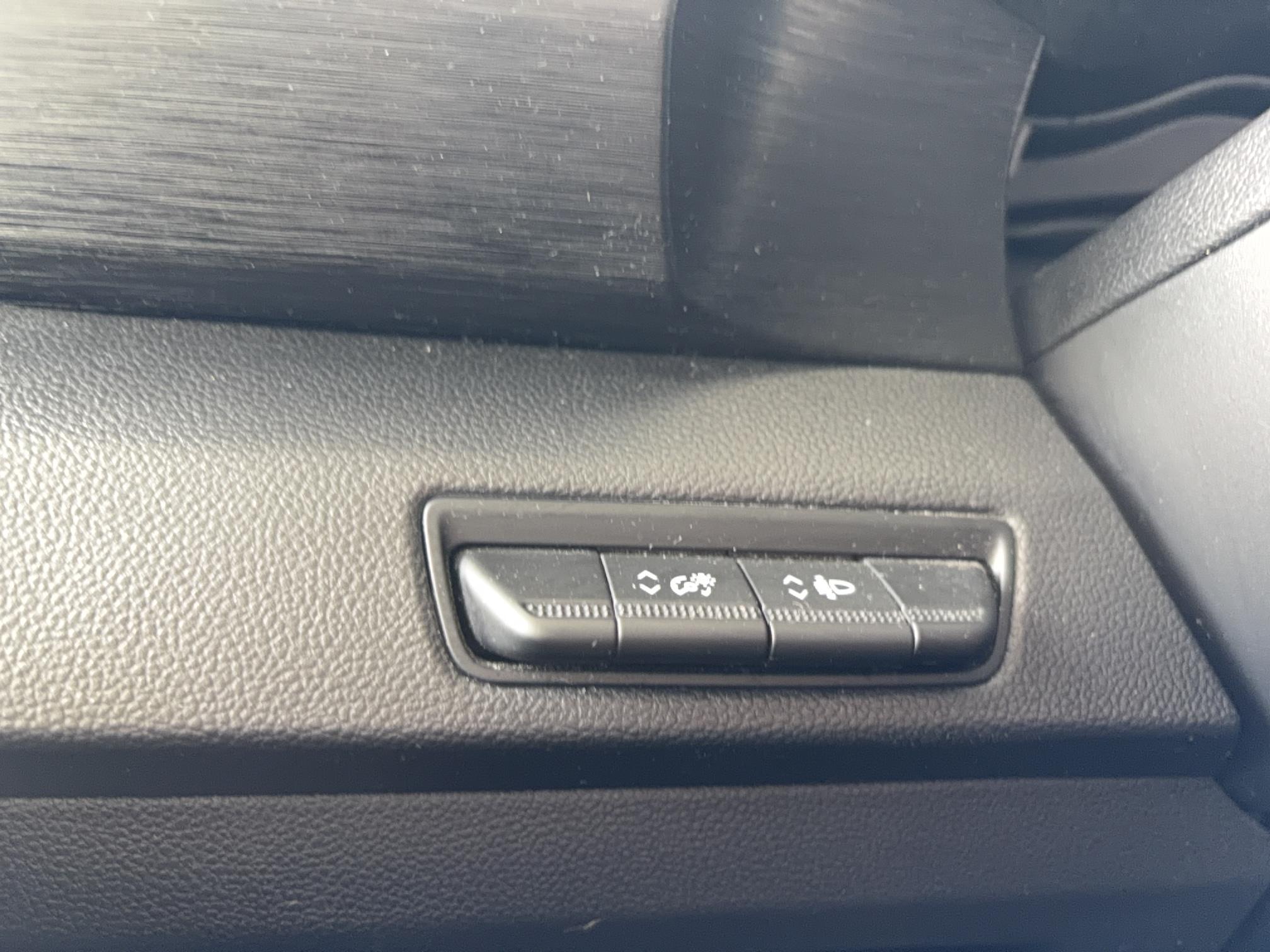 NISSAN Primastar Combi L2H1 3.0t 2.0 dCi 150 S/S DCT N-Connecta - Véhicule Occasion - Océane Auto NISSAN Primastar Combi L2H1 3.0t 2.0 dCi 150 S/S DCT N-Connecta - Véhicule Occasion Océane Auto