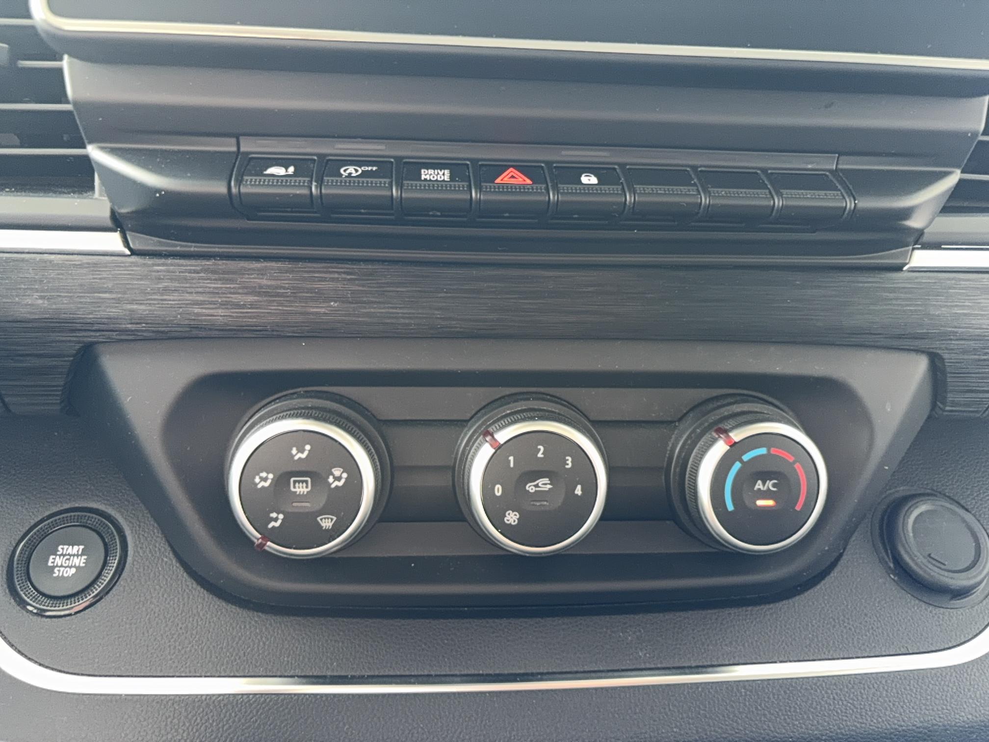 NISSAN Primastar Combi L2H1 3.0t 2.0 dCi 150 S/S DCT N-Connecta - Véhicule Occasion - Océane Auto NISSAN Primastar Combi L2H1 3.0t 2.0 dCi 150 S/S DCT N-Connecta - Véhicule Occasion Océane Auto