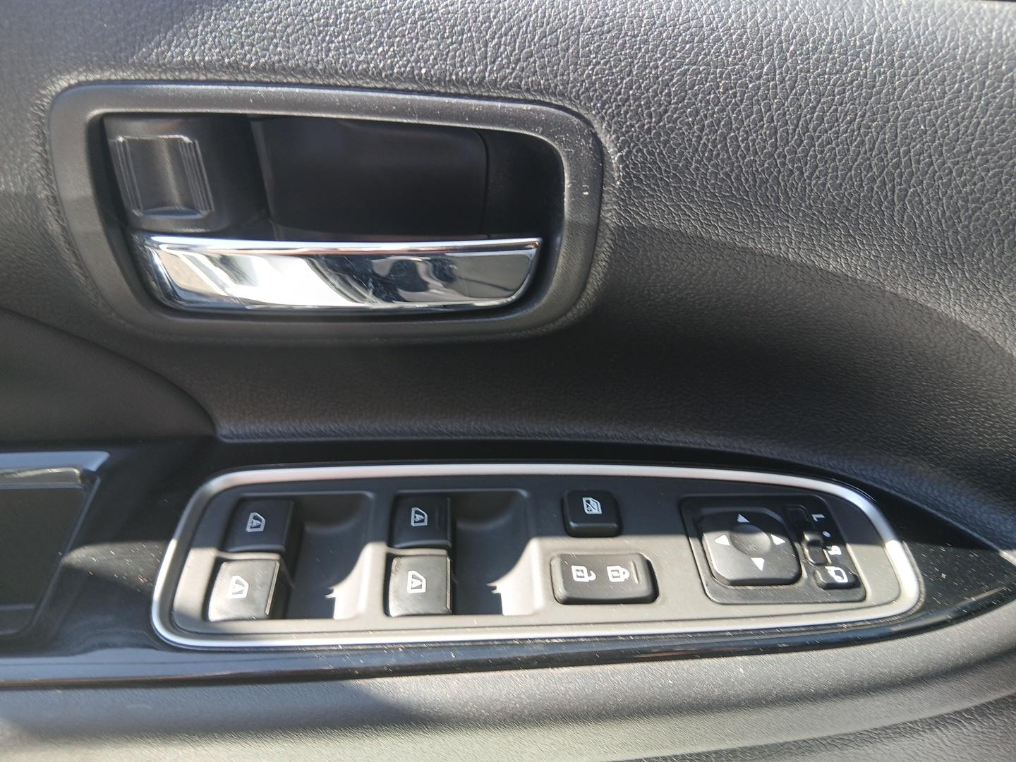 MITSUBISHI Outlander 2.4l PHEV Twin Motor 4WD Business - Véhicule Occasion - Océane Auto MITSUBISHI Outlander 2.4l PHEV Twin Motor 4WD Business - Véhicule Occasion Océane Auto