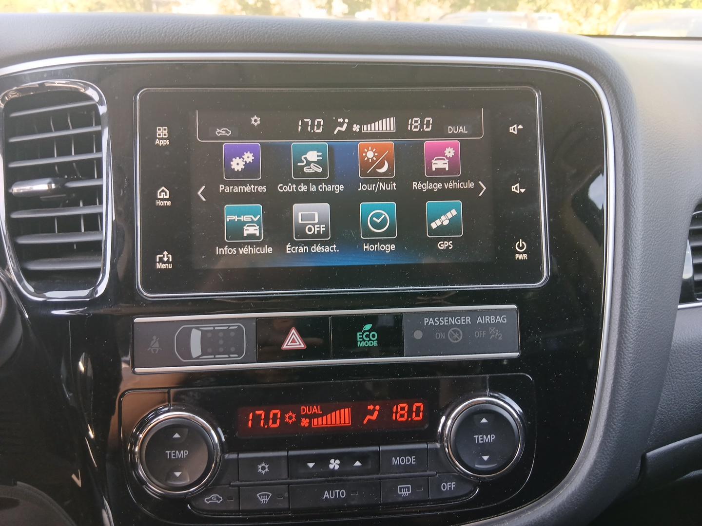 MITSUBISHI Outlander 2.4l PHEV Twin Motor 4WD Business - Véhicule Occasion - Océane Auto MITSUBISHI Outlander 2.4l PHEV Twin Motor 4WD Business - Véhicule Occasion Océane Auto