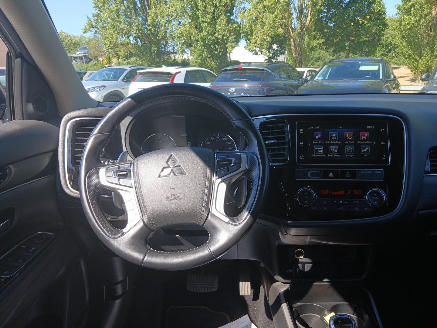 MITSUBISHI Outlander 2.4l PHEV Twin Motor 4WD Business - Véhicule Occasion - Océane Auto MITSUBISHI Outlander 2.4l PHEV Twin Motor 4WD Business - Véhicule Occasion Océane Auto