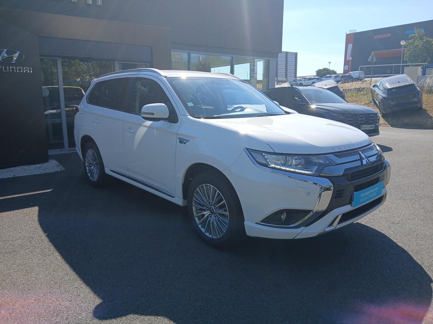 MITSUBISHI Outlander 2.4l PHEV Twin Motor 4WD Business - Véhicule Occasion - Océane Auto MITSUBISHI Outlander 2.4l PHEV Twin Motor 4WD Business - Véhicule Occasion Océane Auto