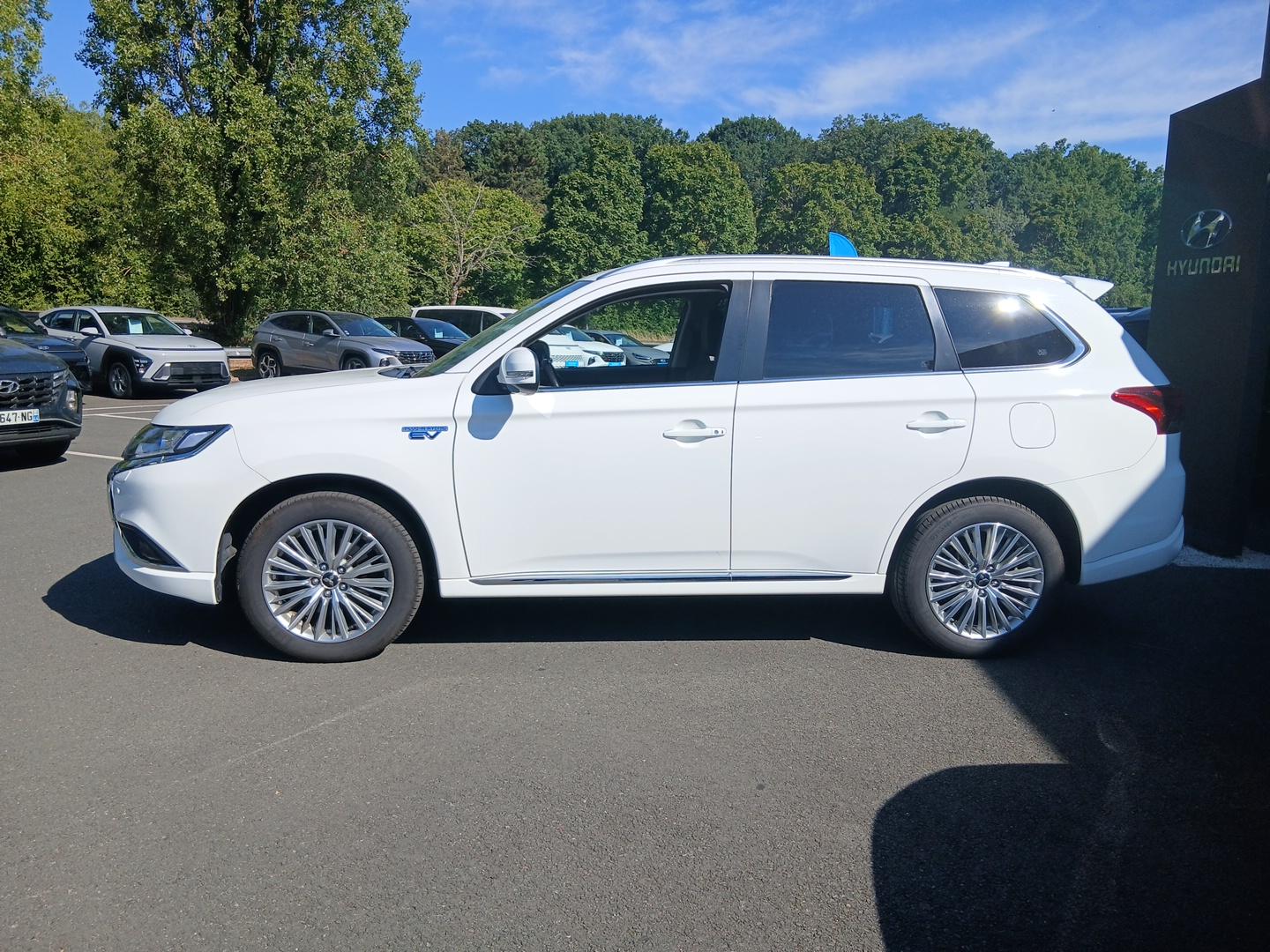 MITSUBISHI Outlander 2.4l PHEV Twin Motor 4WD Business - Véhicule Occasion - Océane Auto MITSUBISHI Outlander 2.4l PHEV Twin Motor 4WD Business - Véhicule Occasion Océane Auto