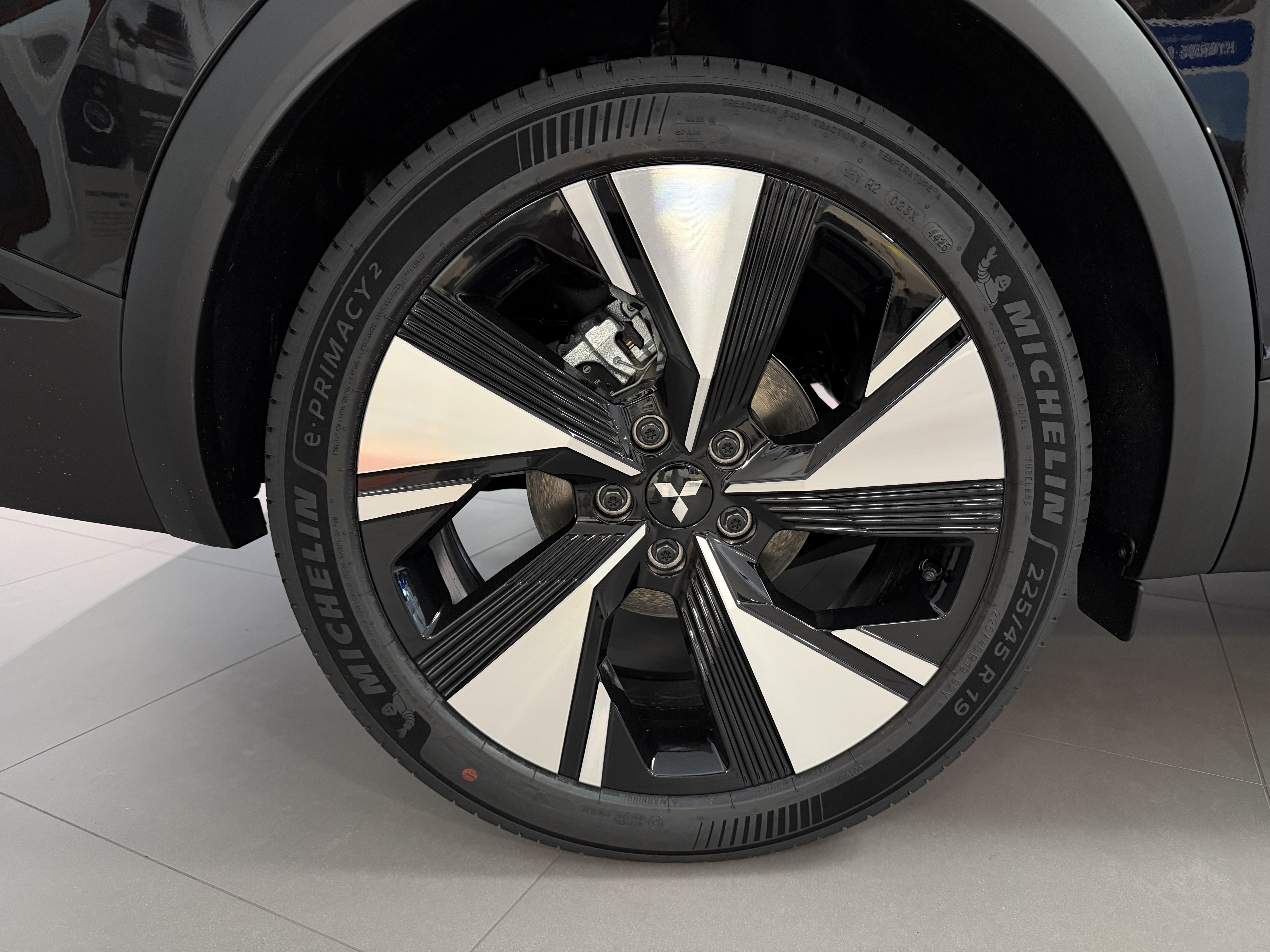 MITSUBISHI Grandis 1.8 MPI HEV 158 Intense - Véhicule Occasion Océane Auto