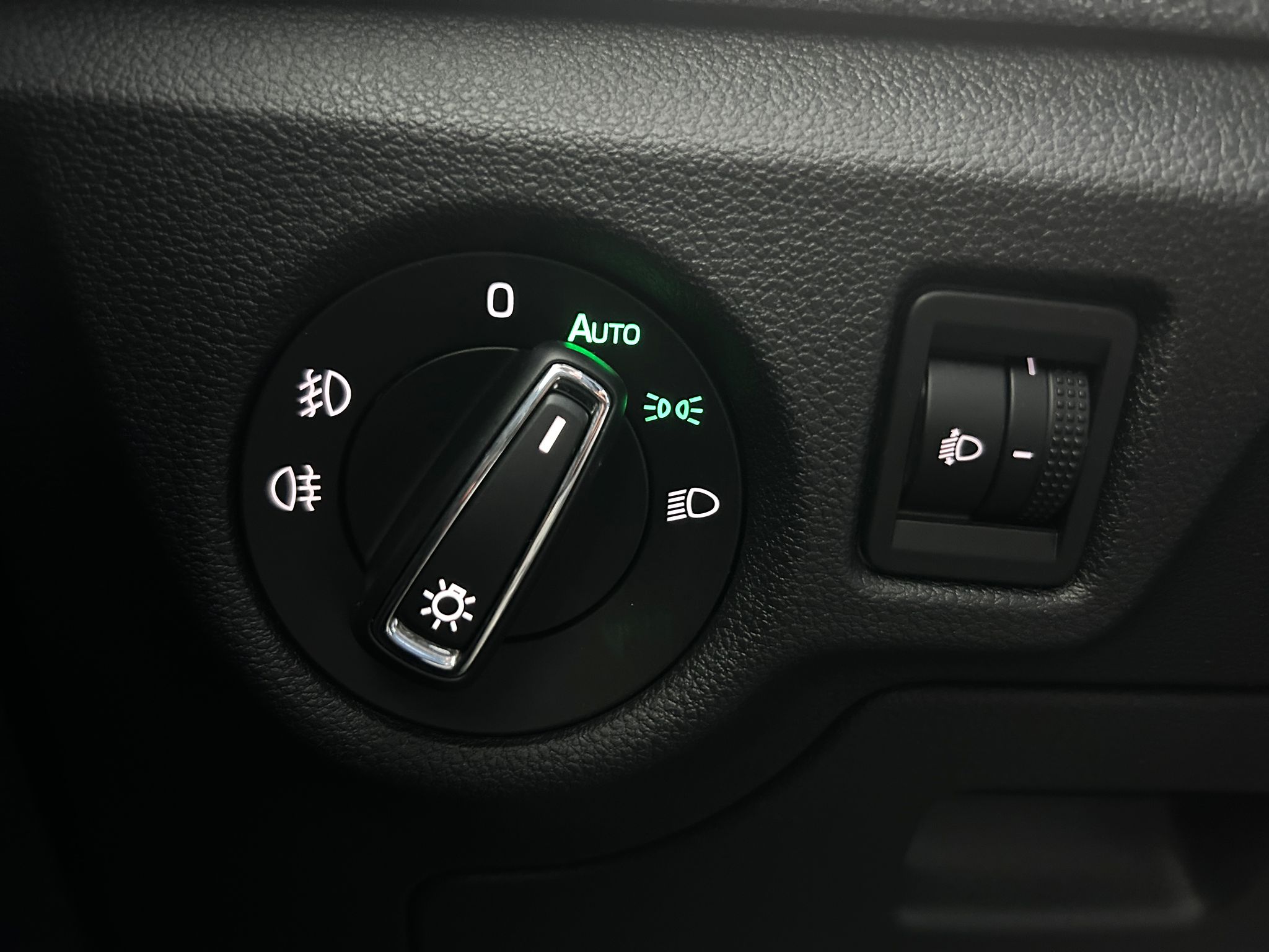 SKODA Kamiq 1.0 TSI Evo 2 116 ch BVM6 Selection - Véhicule Occasion Océane Auto