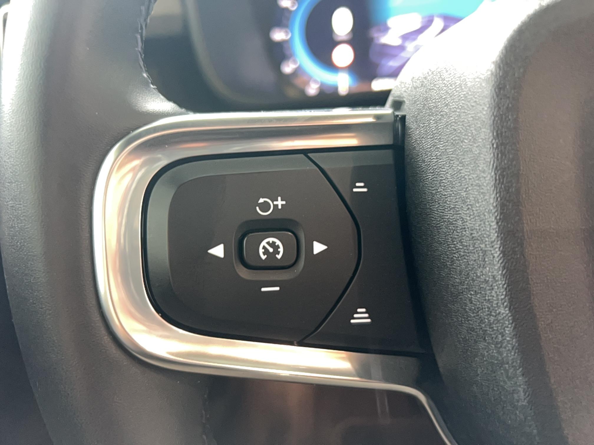 VOLVO XC40 Recharge Twin AWD 408 ch 1EDT Plus - Véhicule Occasion Océane Auto