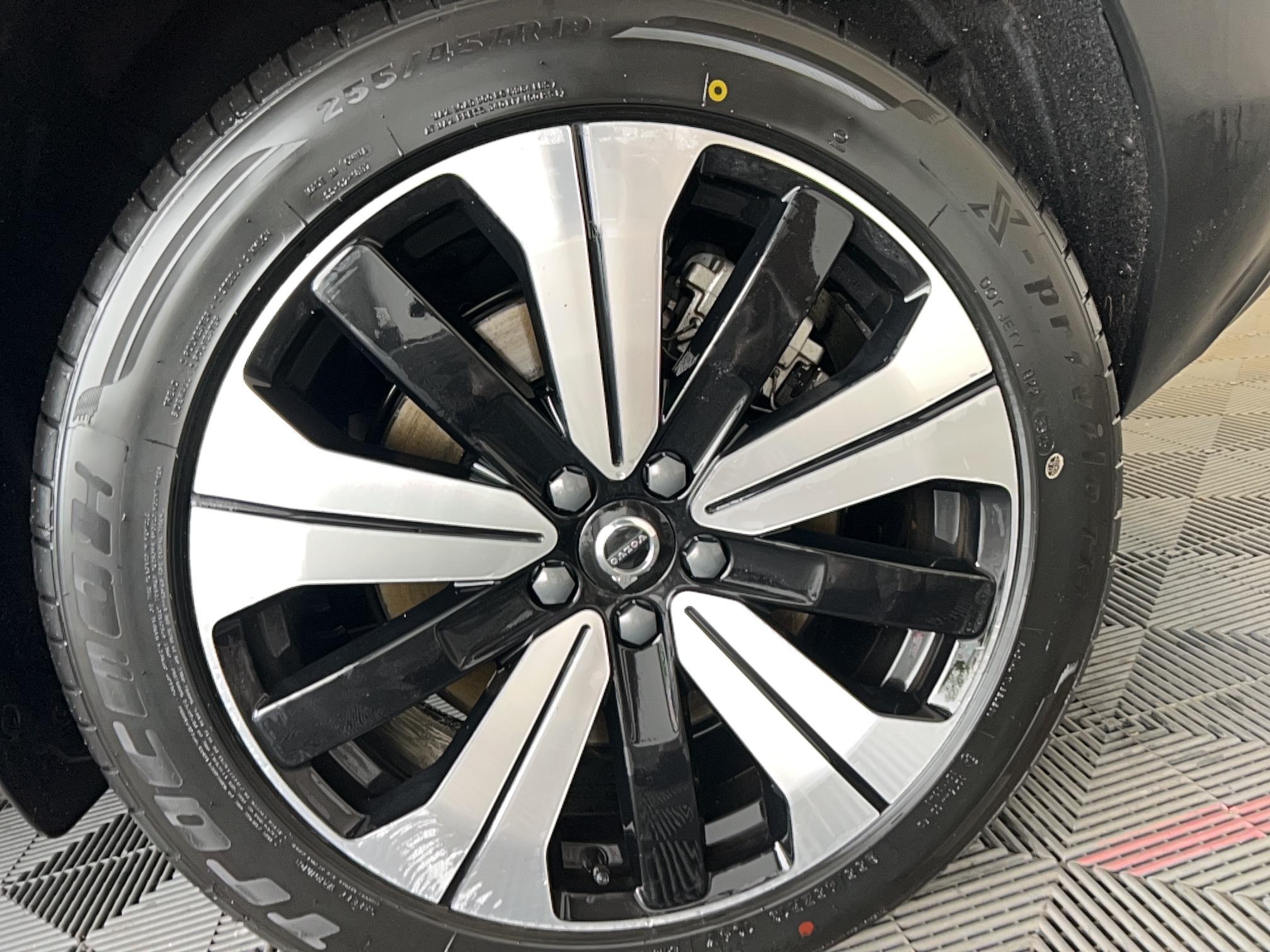 VOLVO XC40 Recharge Twin AWD 408 ch 1EDT Plus - Véhicule Occasion Océane Auto