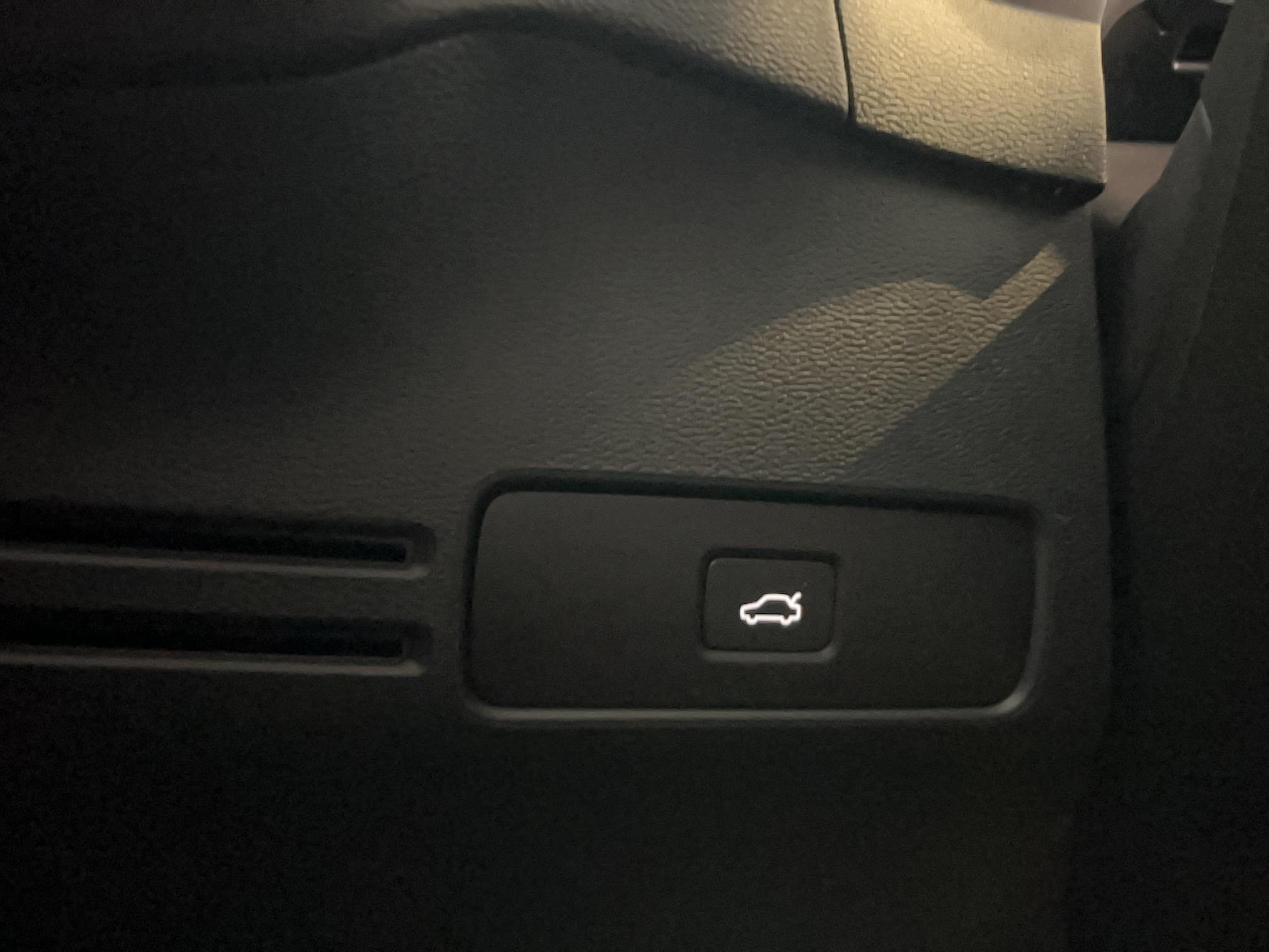 VOLVO XC40 Recharge Twin AWD 408 ch 1EDT Plus - Véhicule Occasion Océane Auto