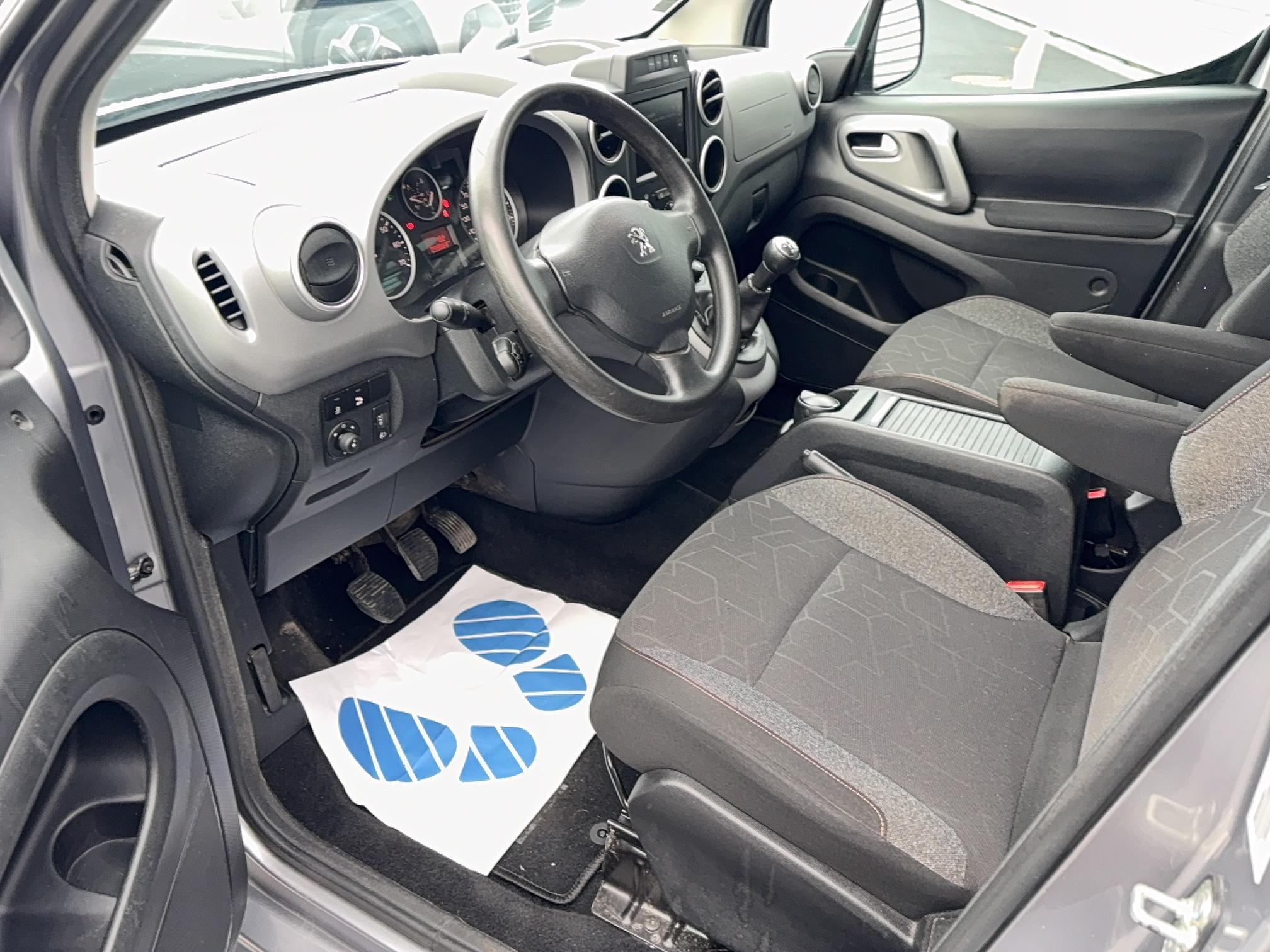 PEUGEOT Partner Tepee 1.6 BlueHDi 100ch BVM5 Style - Véhicule Occasion Océane Auto