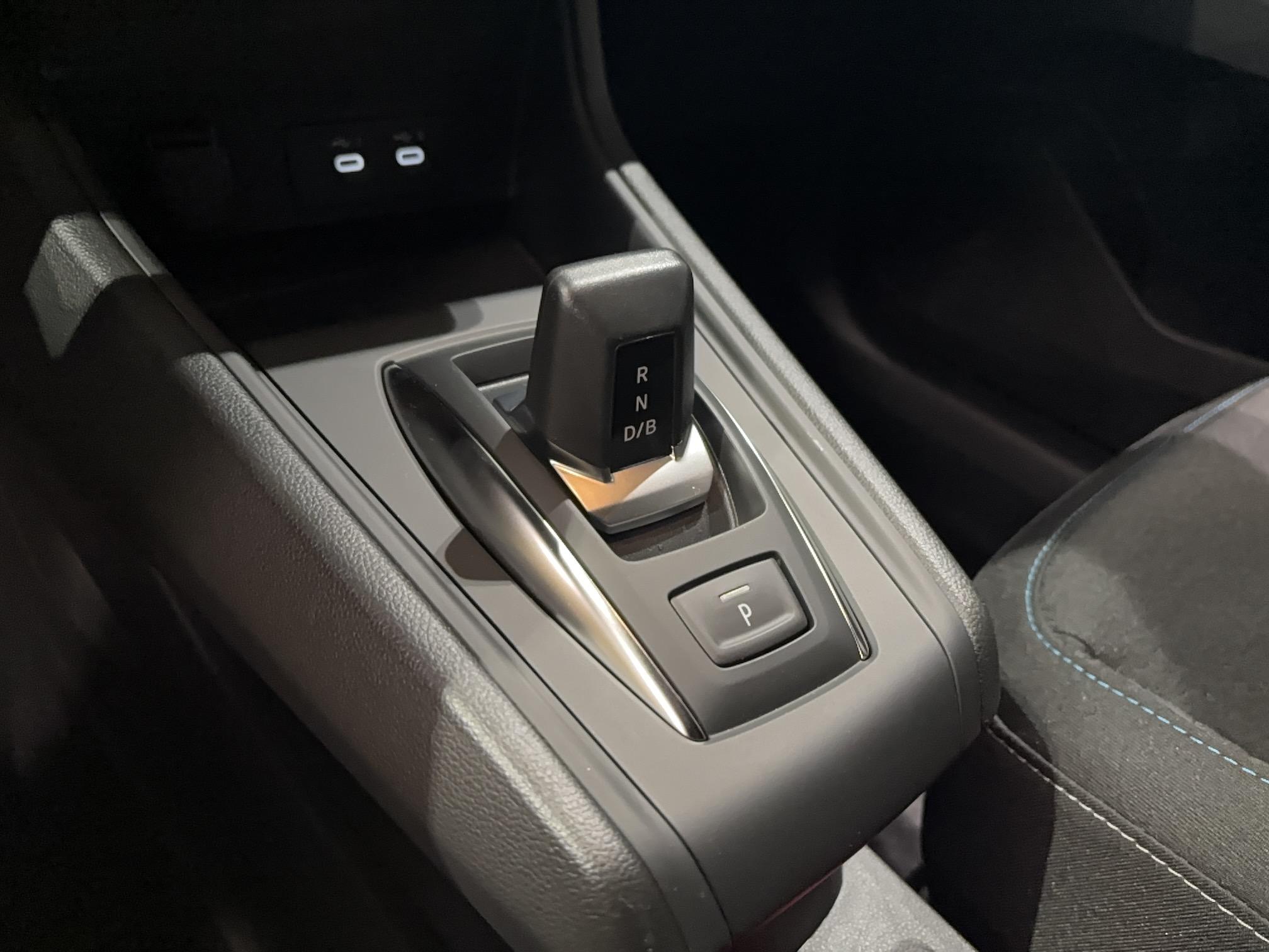 MITSUBISHI Grandis 1.8 MPI HEV 158 Invite+ - Véhicule Occasion Océane Auto