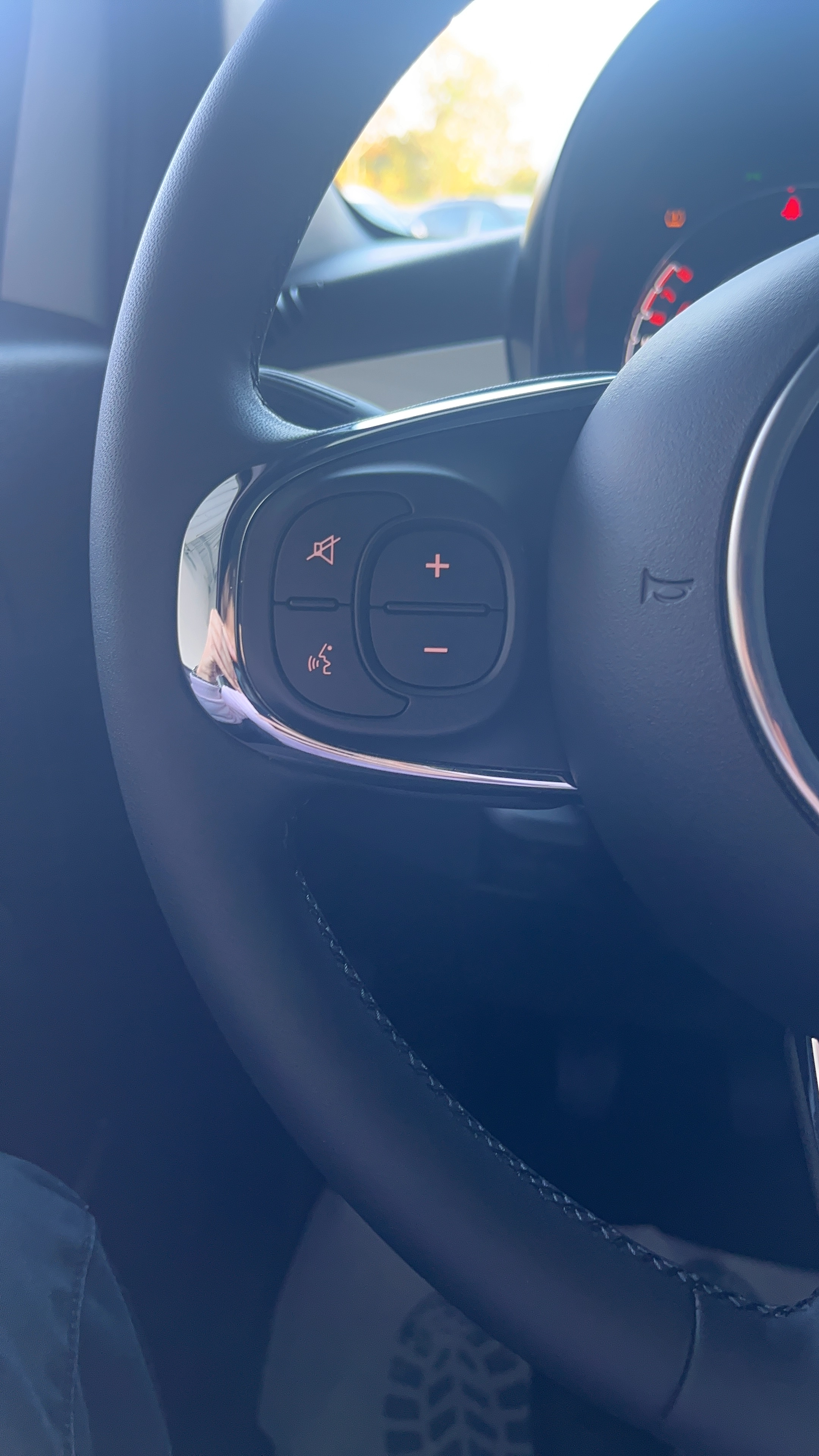 FIAT 500C 1.0 70 ch Hybride BSG S/S Dolcevita - Véhicule Occasion - Océane Auto FIAT 500C 1.0 70 ch Hybride BSG S/S Dolcevita - Véhicule Occasion Océane Auto