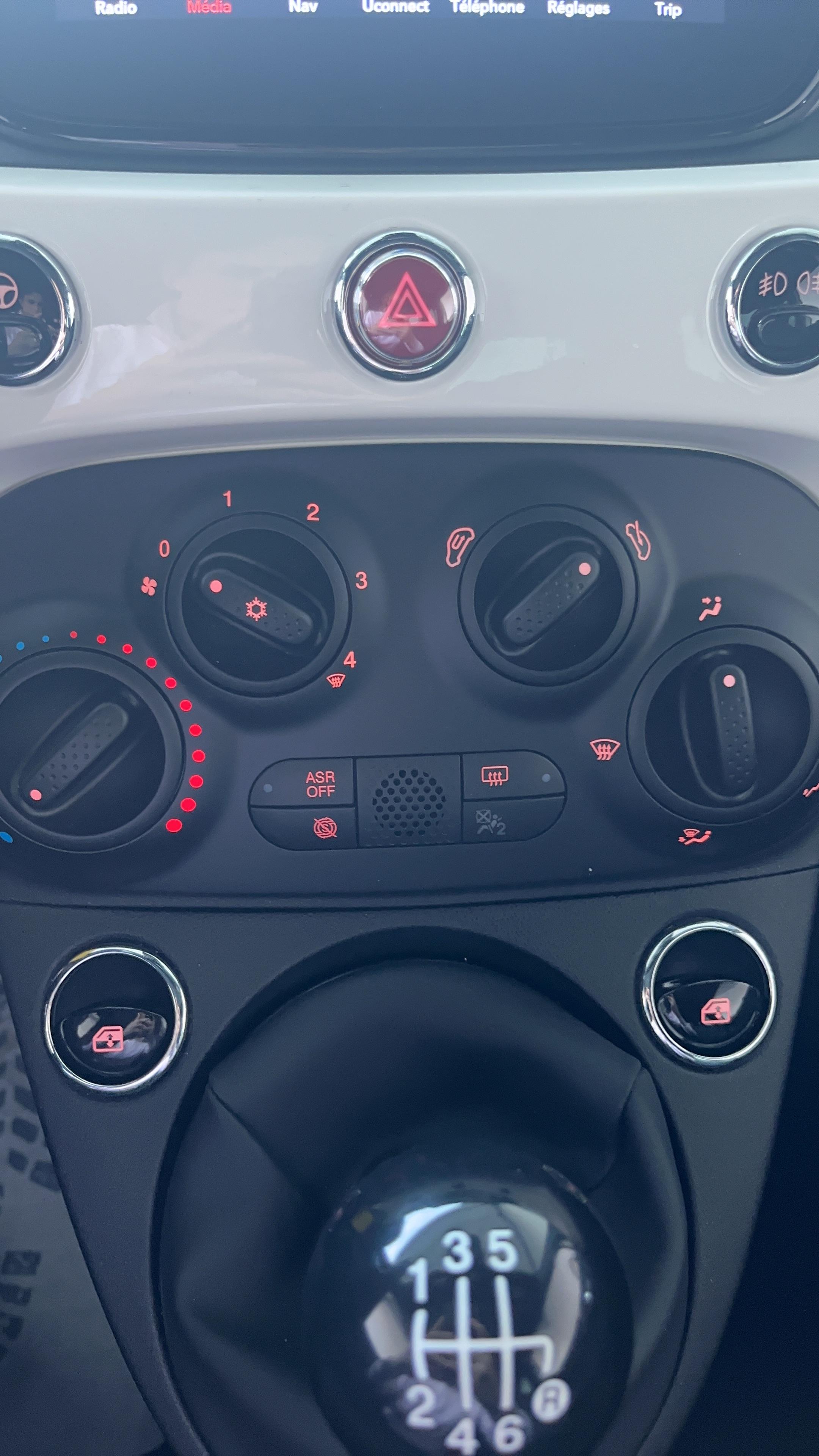 FIAT 500C 1.0 70 ch Hybride BSG S/S Dolcevita - Véhicule Occasion - Océane Auto FIAT 500C 1.0 70 ch Hybride BSG S/S Dolcevita - Véhicule Occasion Océane Auto