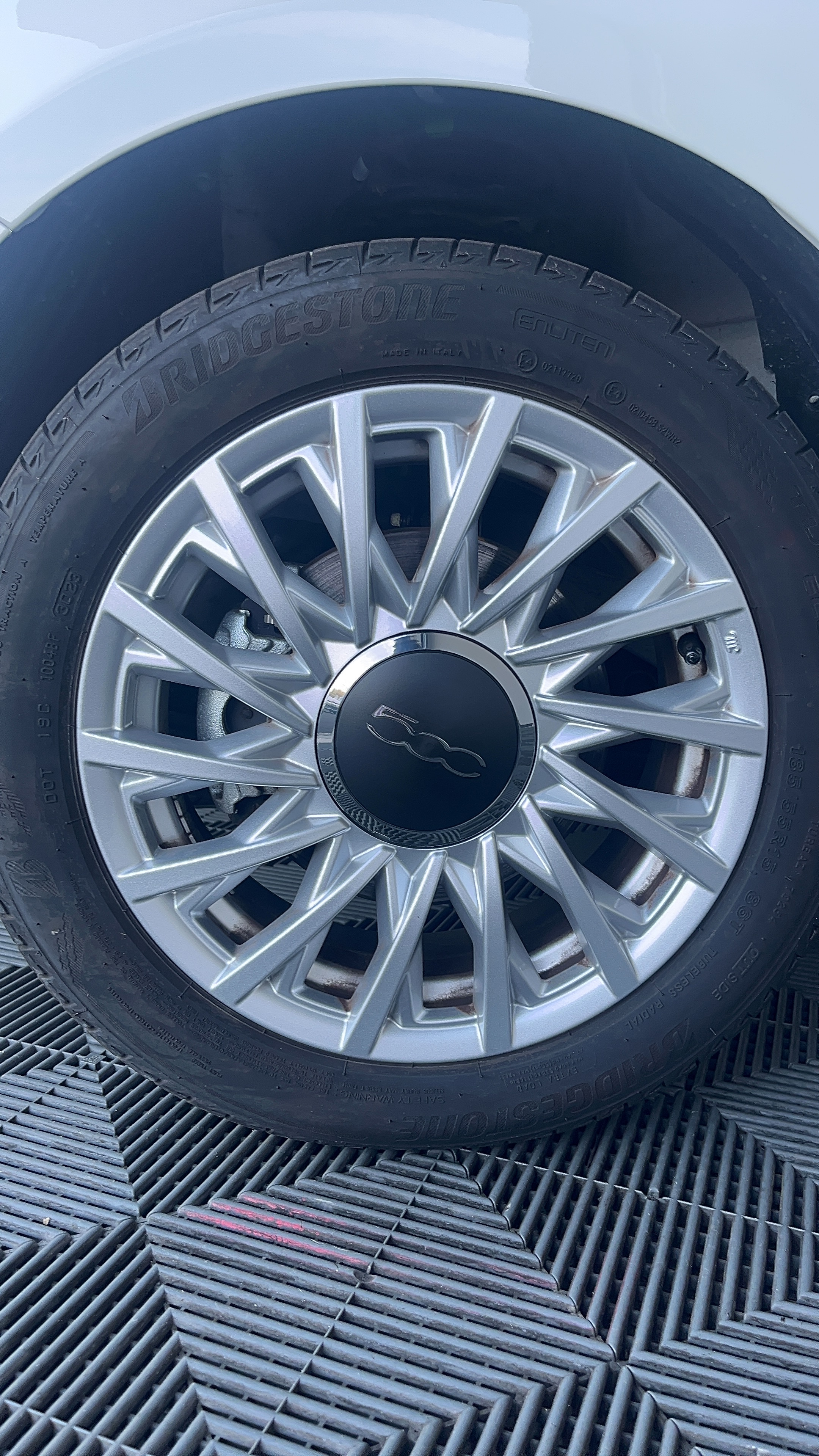 FIAT 500C 1.0 70 ch Hybride BSG S/S Dolcevita - Véhicule Occasion - Océane Auto FIAT 500C 1.0 70 ch Hybride BSG S/S Dolcevita - Véhicule Occasion Océane Auto