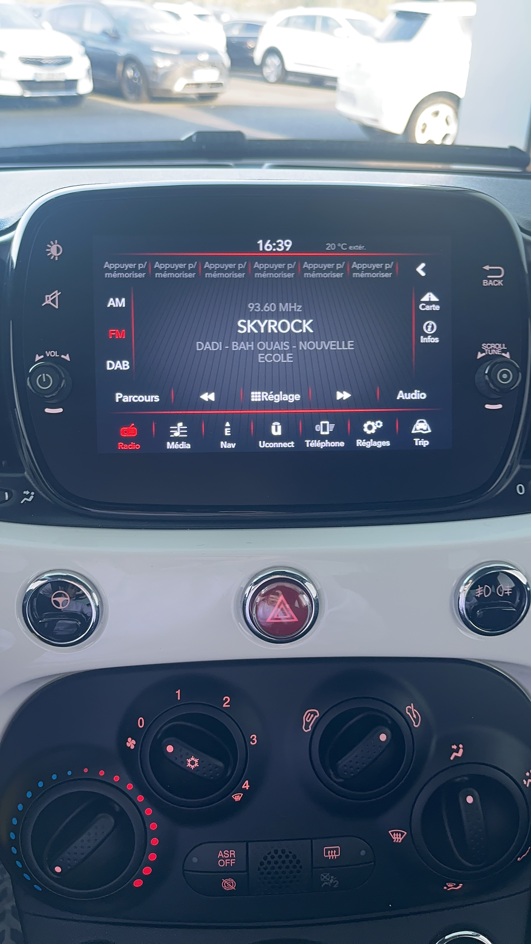 FIAT 500C 1.0 70 ch Hybride BSG S/S Dolcevita - Véhicule Occasion - Océane Auto FIAT 500C 1.0 70 ch Hybride BSG S/S Dolcevita - Véhicule Occasion Océane Auto