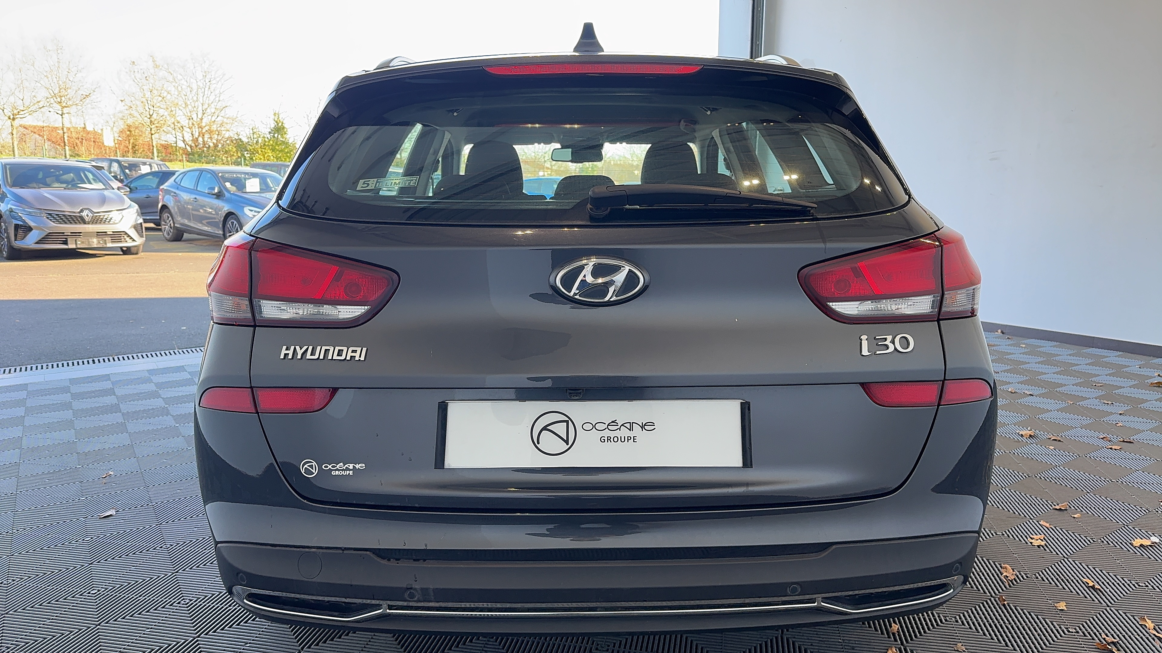 HYUNDAI i30 SW 1.6 CRDi 115 DCT-7 Business - Véhicule Occasion - Océane Auto HYUNDAI i30 SW 1.6 CRDi 115 DCT-7 Business - Véhicule Occasion Océane Auto