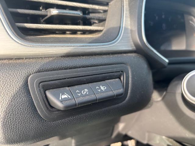 RENAULT Captur TCe 90 - 21 Zen - Véhicule Occasion - Océane Auto RENAULT Captur TCe 90 - 21 Zen - Véhicule Occasion Océane Auto