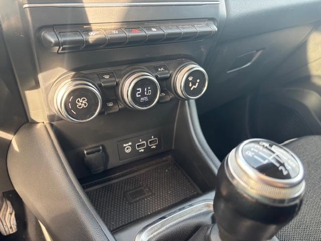 RENAULT Captur TCe 90 - 21 Zen - Véhicule Occasion - Océane Auto RENAULT Captur TCe 90 - 21 Zen - Véhicule Occasion Océane Auto