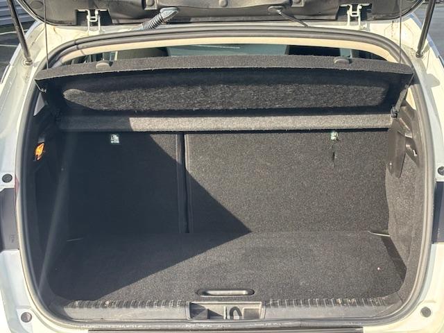 RENAULT Captur TCe 90 - 21 Zen - Véhicule Occasion - Océane Auto RENAULT Captur TCe 90 - 21 Zen - Véhicule Occasion Océane Auto