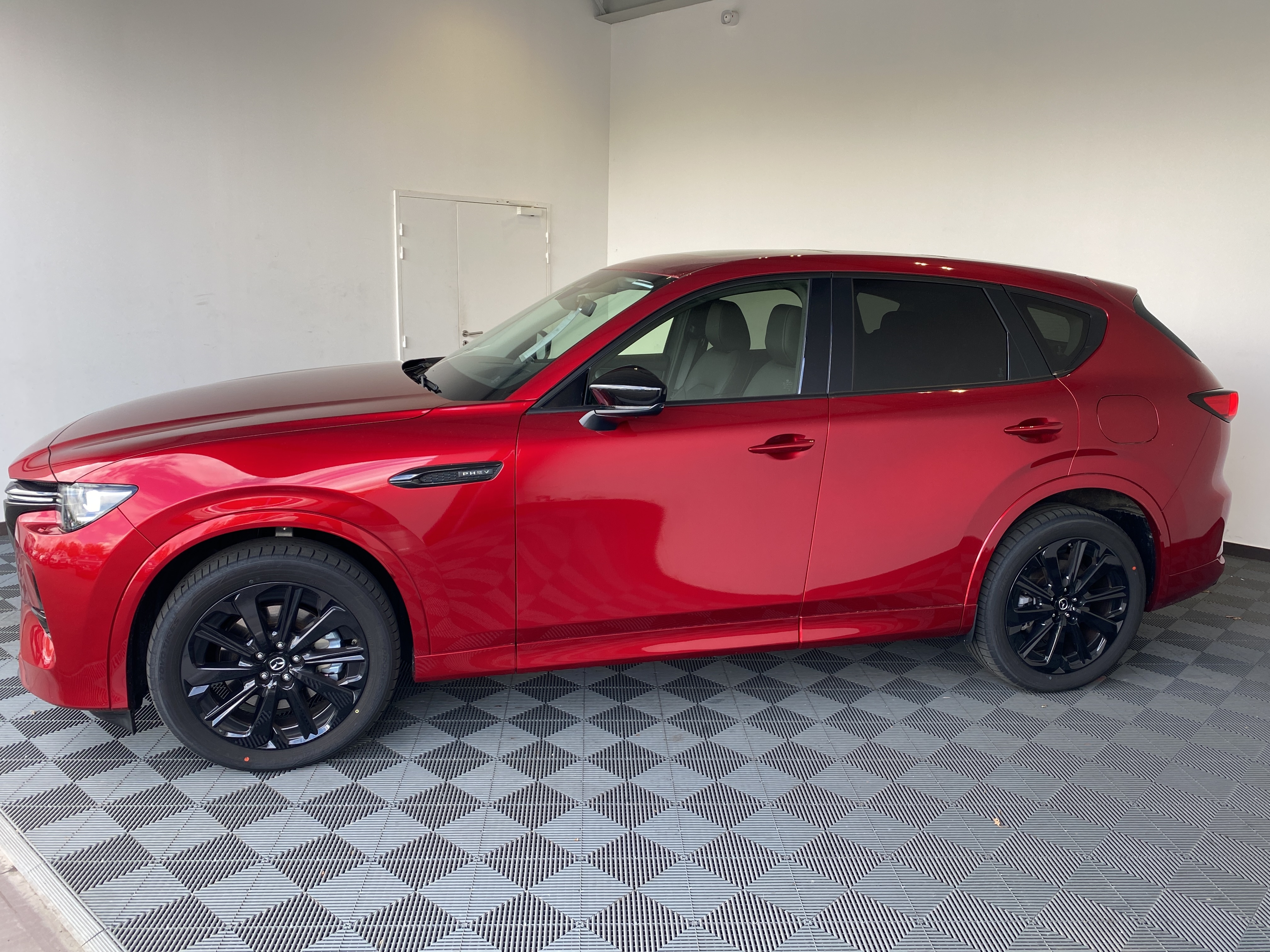MAZDA CX-60 2.5L e-SKYACTIV PHEV 327 ch 4x4 BVA8 Homura - Véhicule Occasion - Océane Auto MAZDA CX-60 2.5L e-SKYACTIV PHEV 327 ch 4x4 BVA8 Homura - Véhicule Occasion Océane Auto