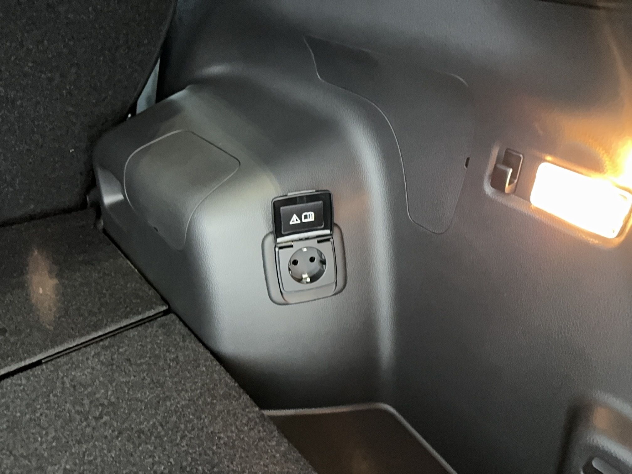 MITSUBISHI Eclipse Cross 2.4 MIVEC PHEV Twin Motor 4WD BLACK Collection - Véhicule Occasion - Océane Auto MITSUBISHI Eclipse Cross 2.4 MIVEC PHEV Twin Motor 4WD BLACK Collection - Véhicule Occasion Océane Auto