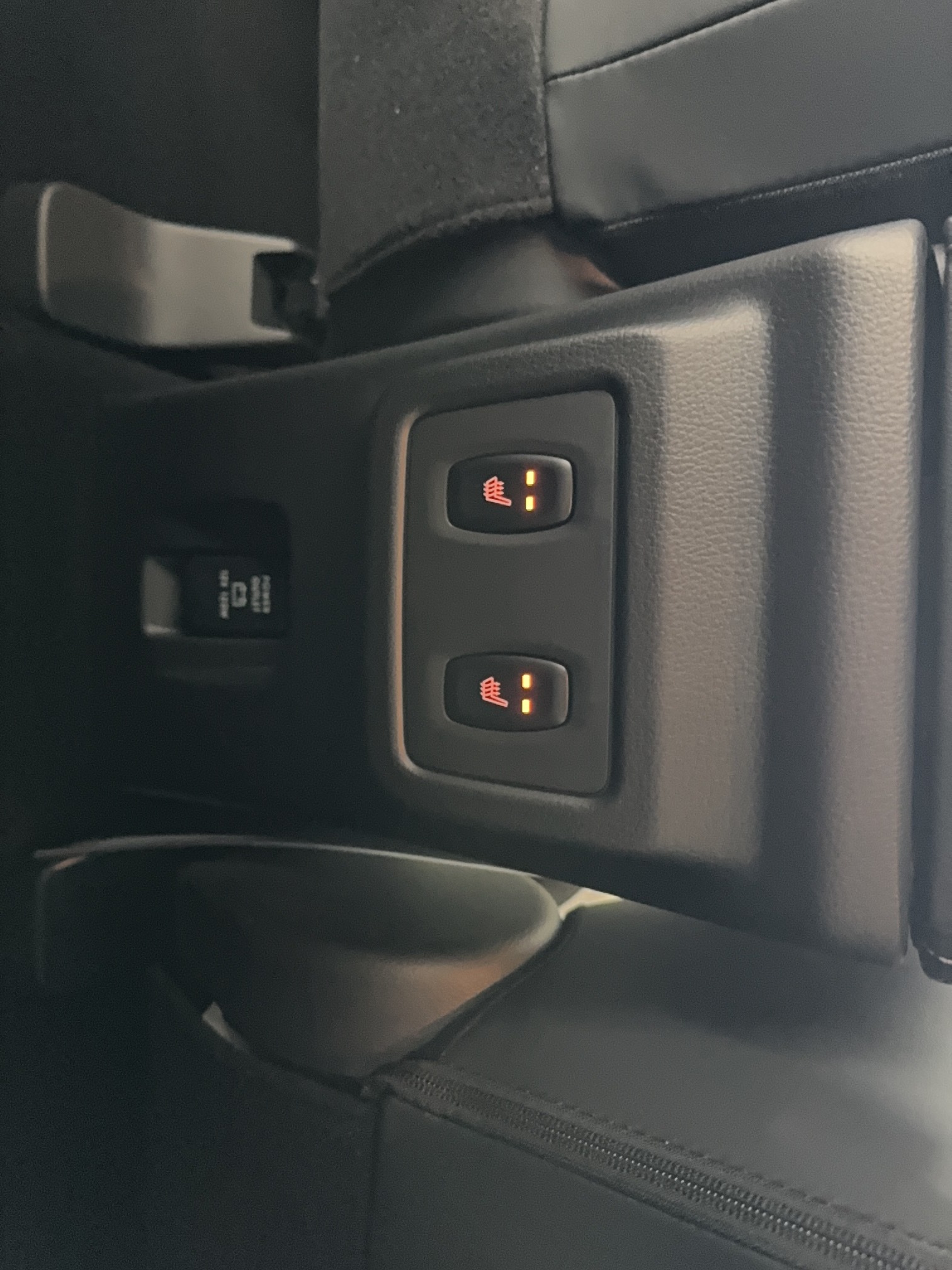 MITSUBISHI Eclipse Cross 2.4 MIVEC PHEV Twin Motor 4WD BLACK Collection - Véhicule Occasion - Océane Auto MITSUBISHI Eclipse Cross 2.4 MIVEC PHEV Twin Motor 4WD BLACK Collection - Véhicule Occasion Océane Auto