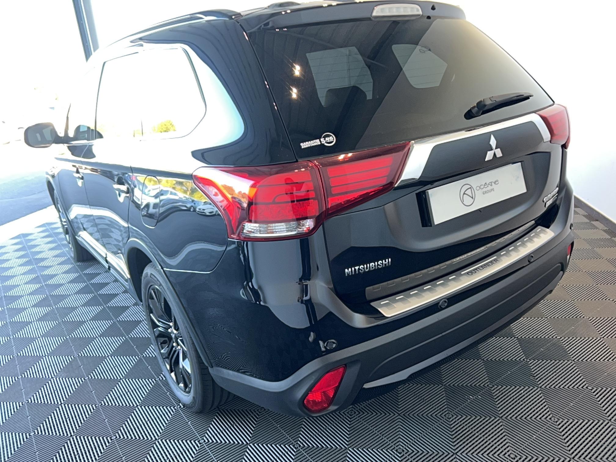 MITSUBISHI Outlander 2.2 DI-D 150 4WD Intense Navi 7 places A - Véhicule Occasion - Océane Auto MITSUBISHI Outlander 2.2 DI-D 150 4WD Intense Navi 7 places A - Véhicule Occasion Océane Auto