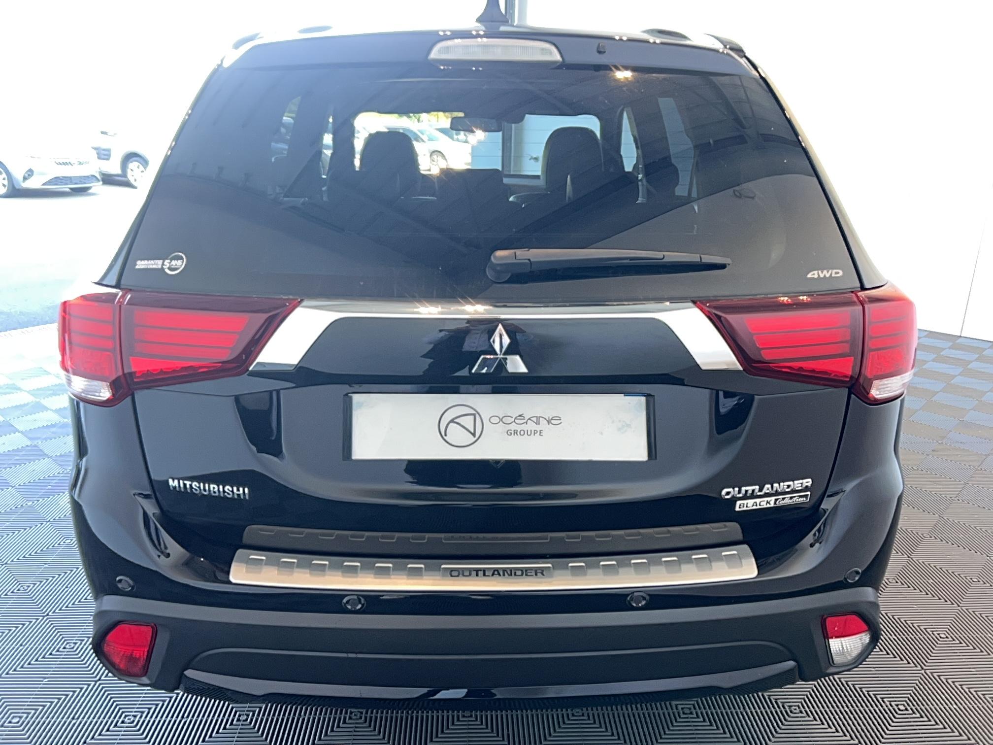 MITSUBISHI Outlander 2.2 DI-D 150 4WD Intense Navi 7 places A - Véhicule Occasion - Océane Auto MITSUBISHI Outlander 2.2 DI-D 150 4WD Intense Navi 7 places A - Véhicule Occasion Océane Auto