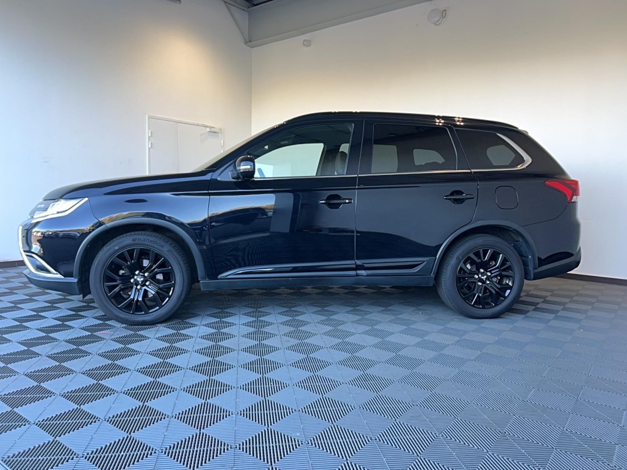 MITSUBISHI Outlander 2.2 DI-D 150 4WD Intense Navi 7 places A - Véhicule Occasion - Océane Auto MITSUBISHI Outlander 2.2 DI-D 150 4WD Intense Navi 7 places A - Véhicule Occasion Océane Auto