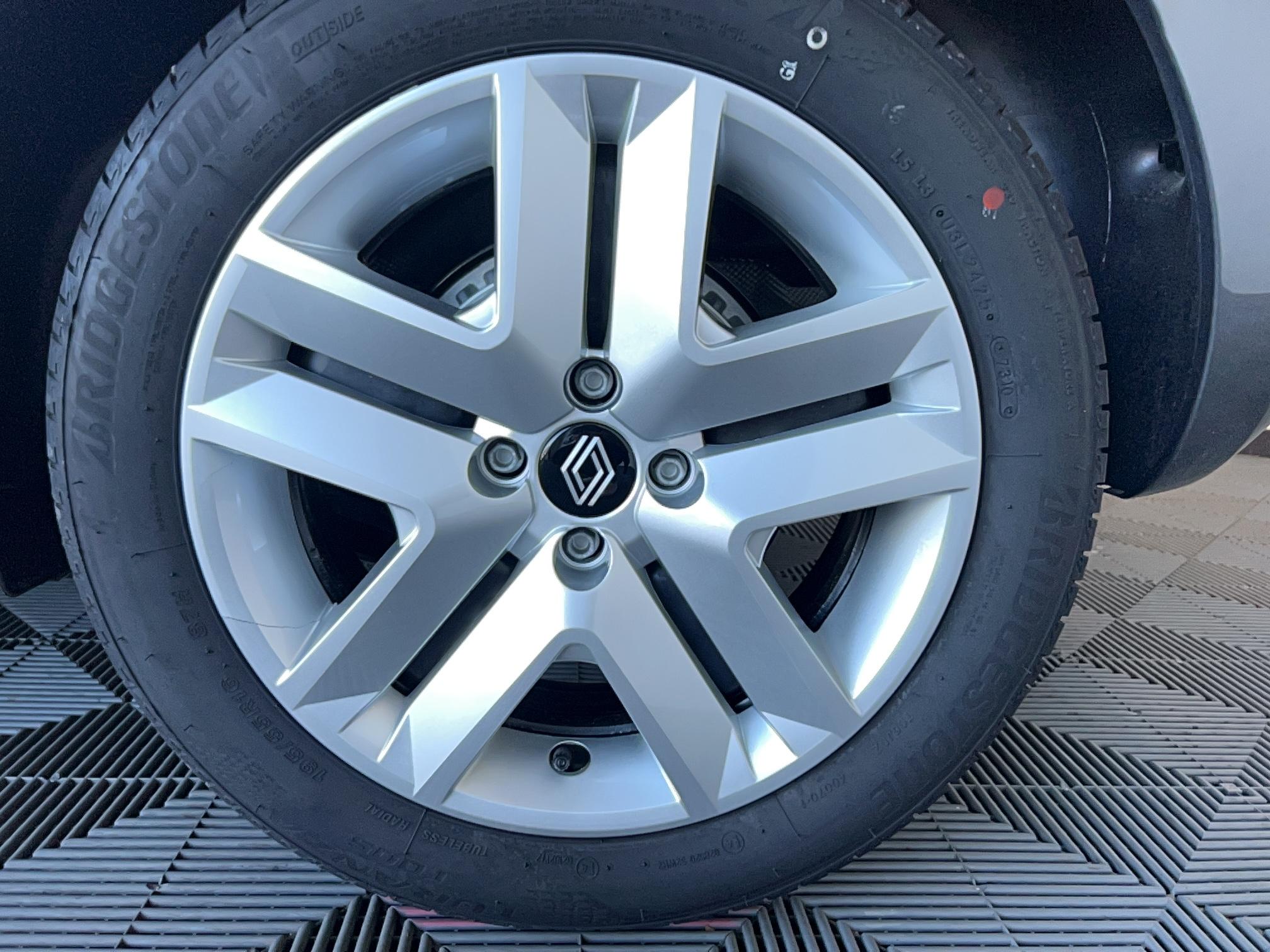 RENAULT Clio Blue dCi 100 ch GSR2 Evolution - Véhicule Occasion - Océane Auto RENAULT Clio Blue dCi 100 ch GSR2 Evolution - Véhicule Occasion Océane Auto