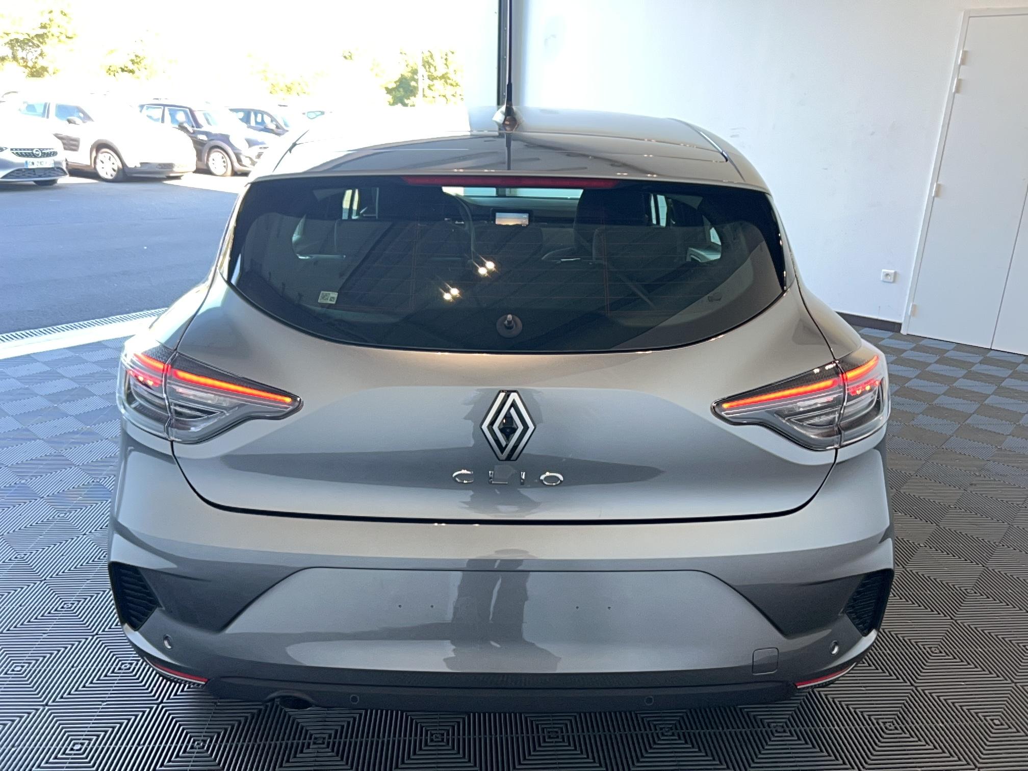 RENAULT Clio Blue dCi 100 ch GSR2 Evolution - Véhicule Occasion - Océane Auto RENAULT Clio Blue dCi 100 ch GSR2 Evolution - Véhicule Occasion Océane Auto