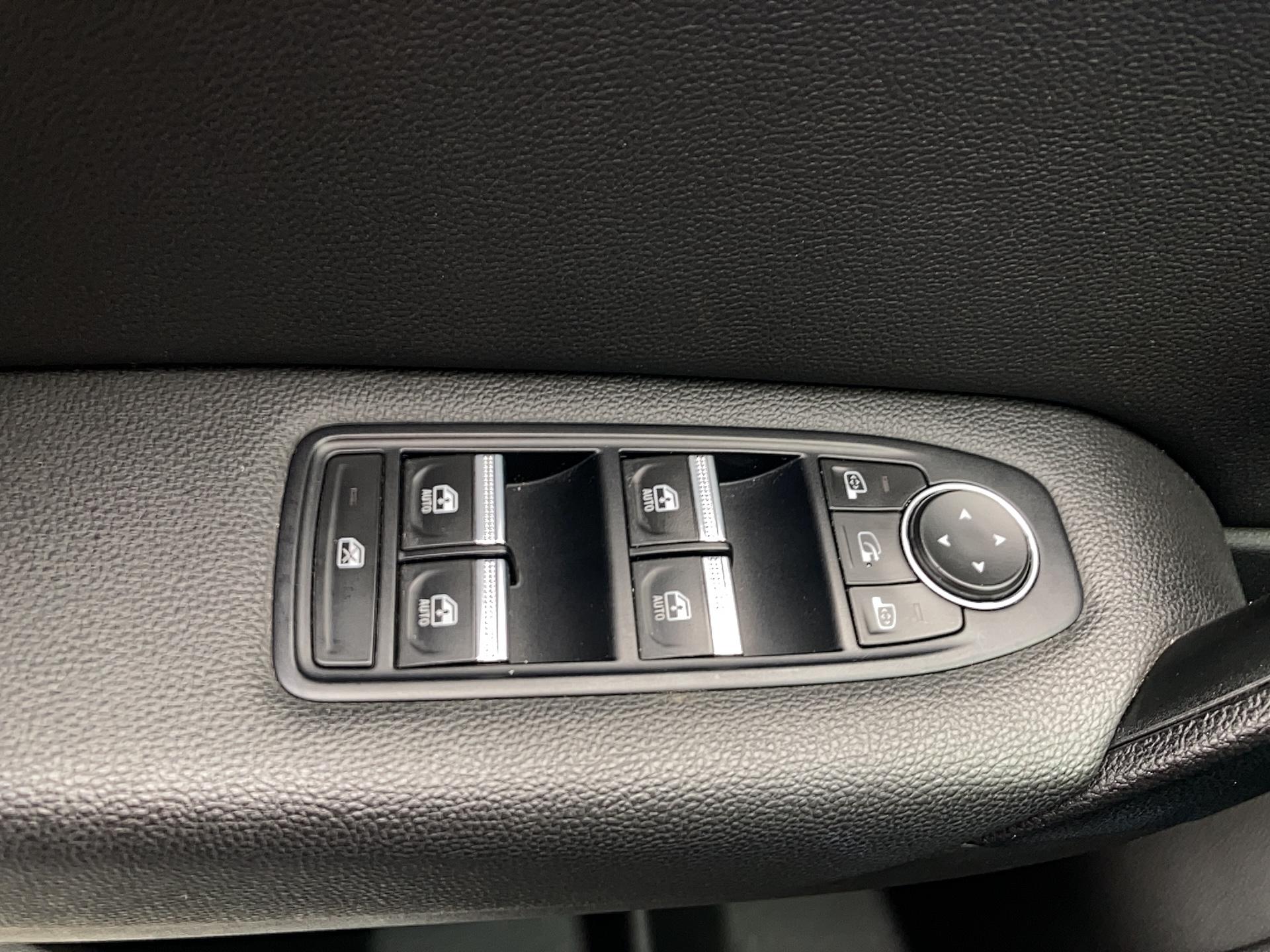 RENAULT Captur TCe 90 - 21 Zen - Véhicule Occasion - Océane Auto RENAULT Captur TCe 90 - 21 Zen - Véhicule Occasion Océane Auto