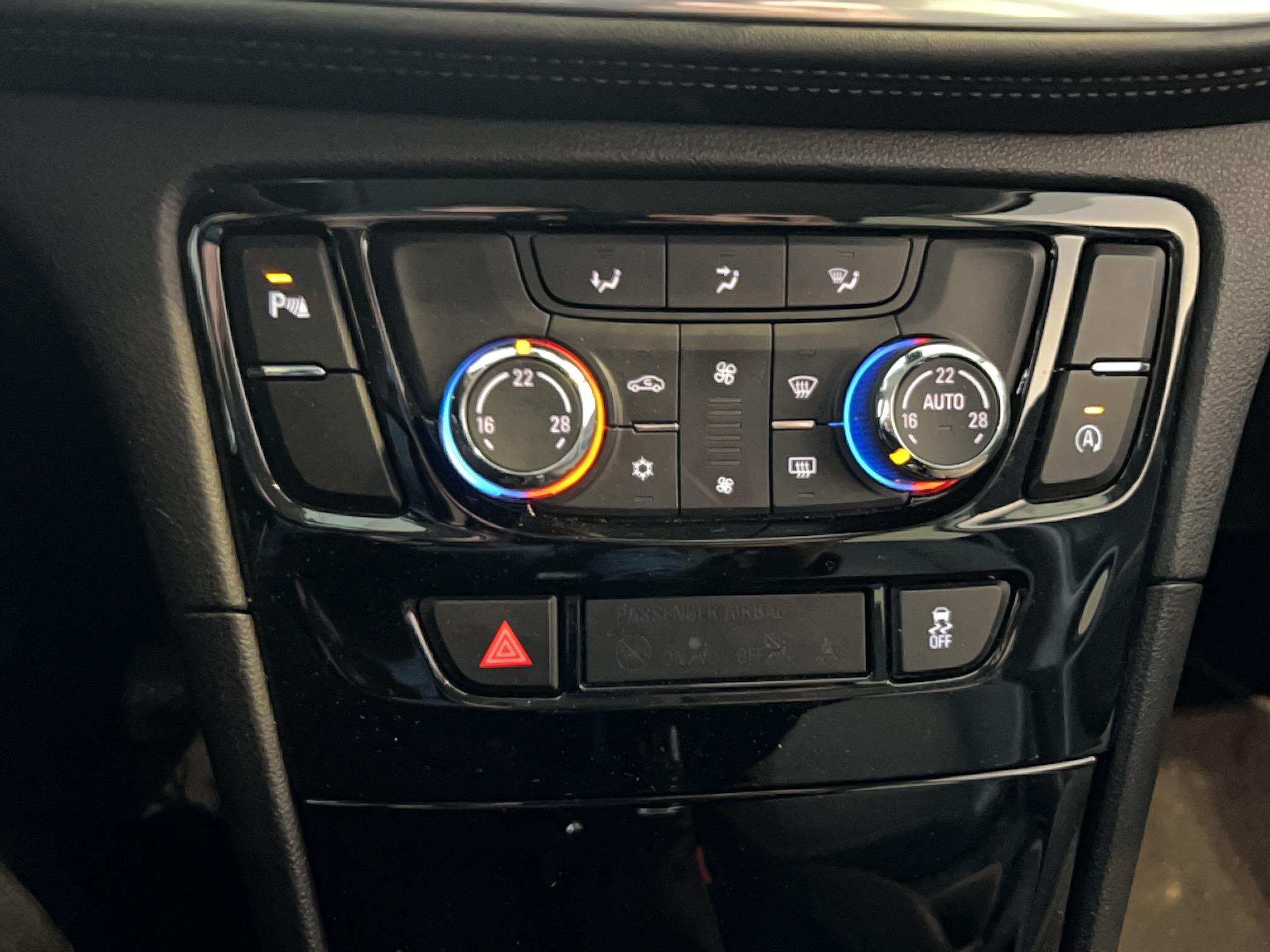 OPEL Mokka X 1.6 CDTI - 136 ch 4x4 Black Edition - Véhicule Occasion Océane Auto