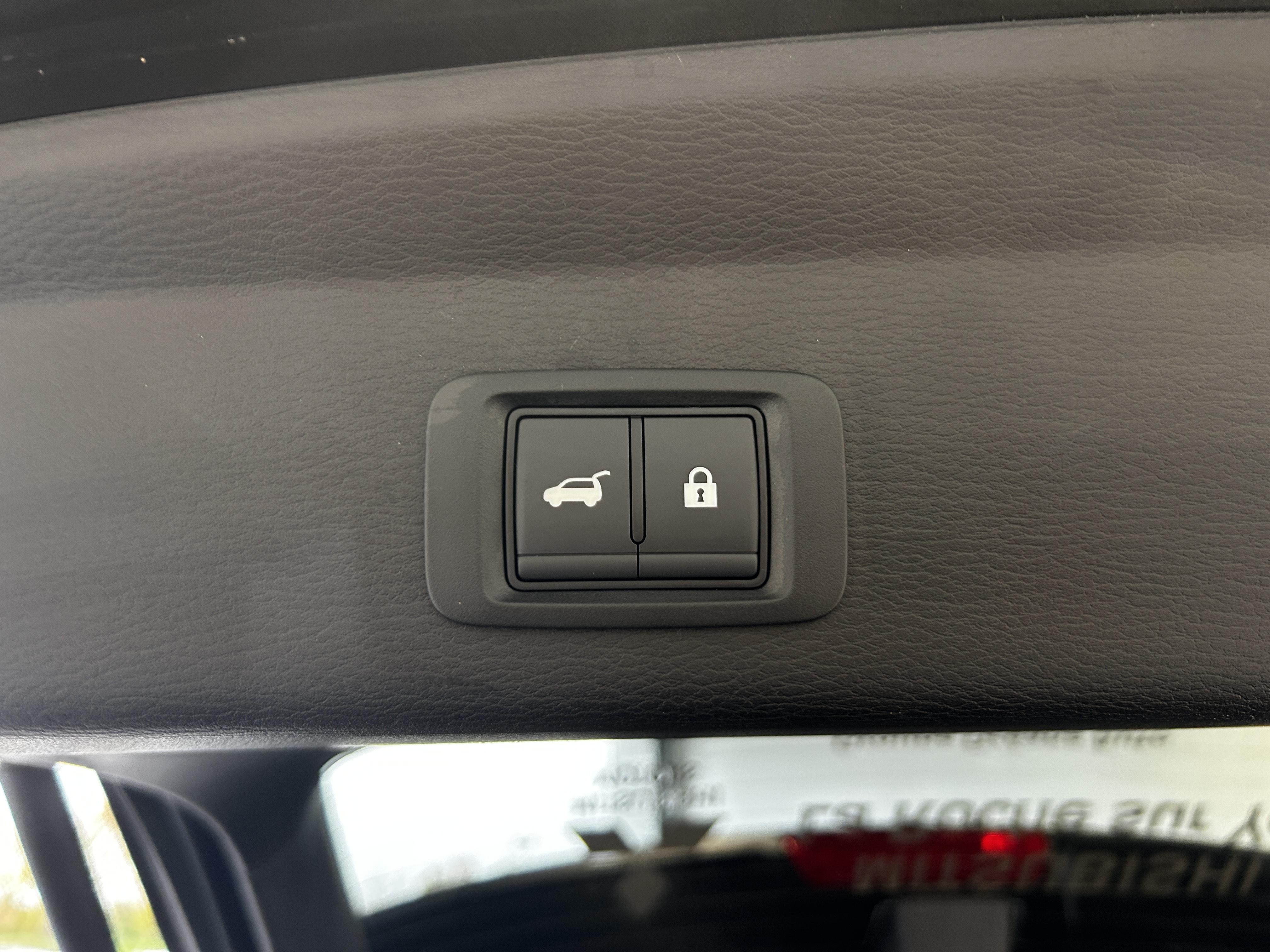 MITSUBISHI Outlander 2.4 MIVEC PHEV 306 4WD Instyle - Véhicule Occasion Océane Auto