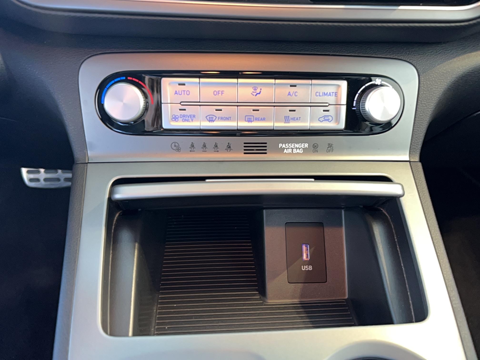 HYUNDAI Kona Electrique 39 kWh - 136 ch Intuitive - Véhicule Occasion - Océane Auto HYUNDAI Kona Electrique 39 kWh - 136 ch Intuitive - Véhicule Occasion Océane Auto