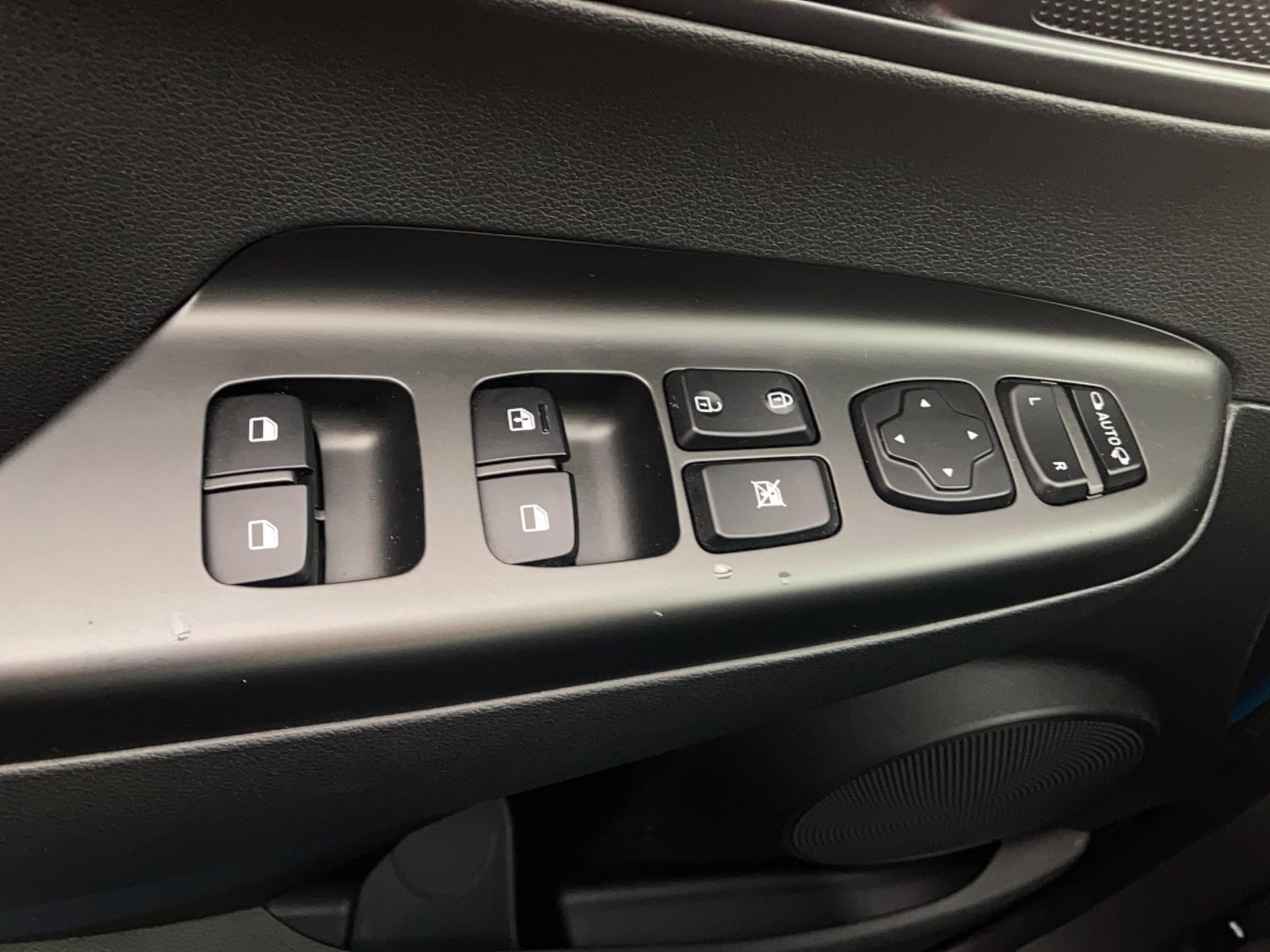 HYUNDAI Kona Electrique 39 kWh - 136 ch Intuitive - Véhicule Occasion Océane Auto