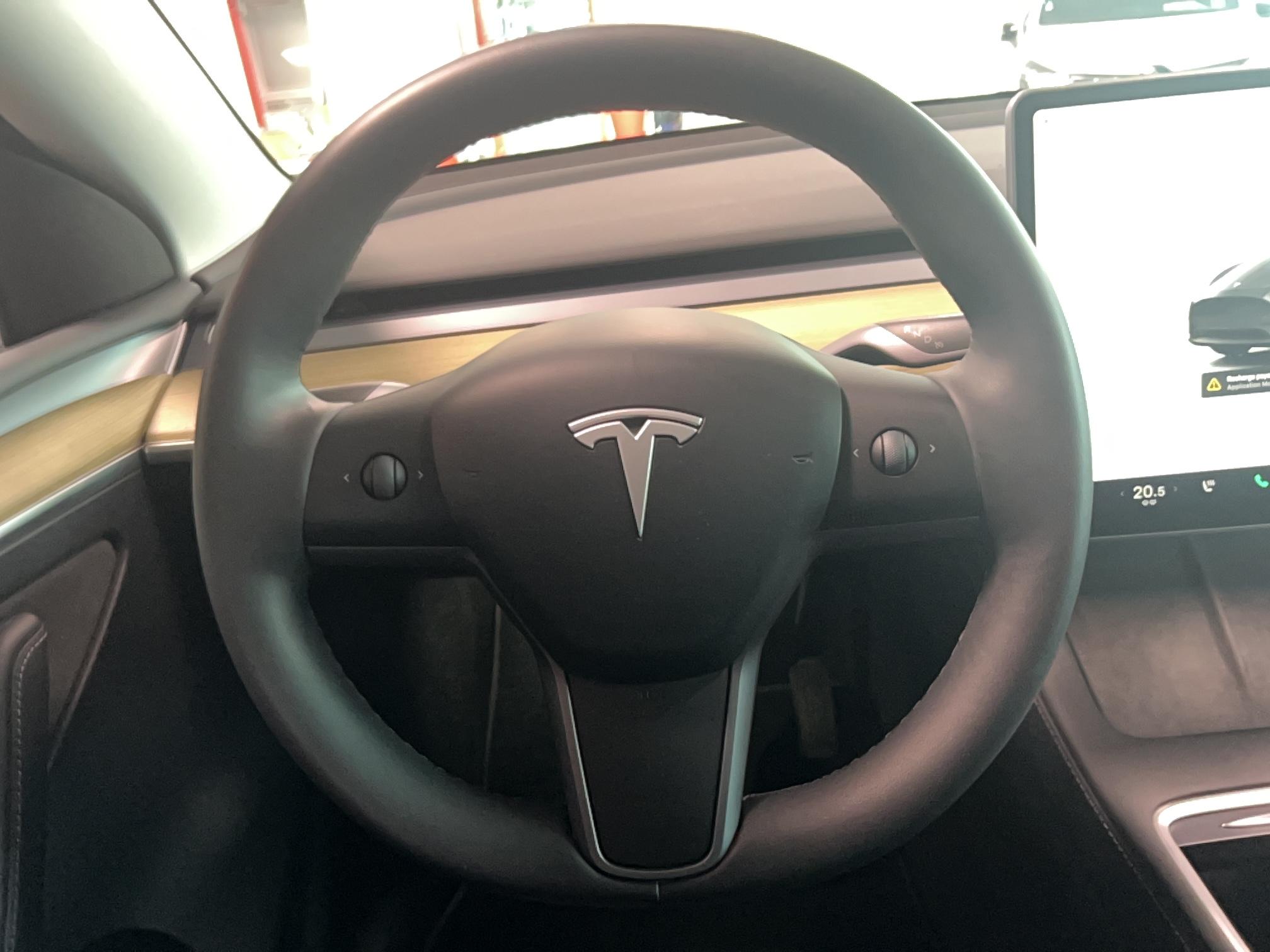 TESLA MODEL Y Grande Autonomie Dual Motor AWD - Véhicule Occasion - Océane Auto TESLA MODEL Y Grande Autonomie Dual Motor AWD - Véhicule Occasion Océane Auto