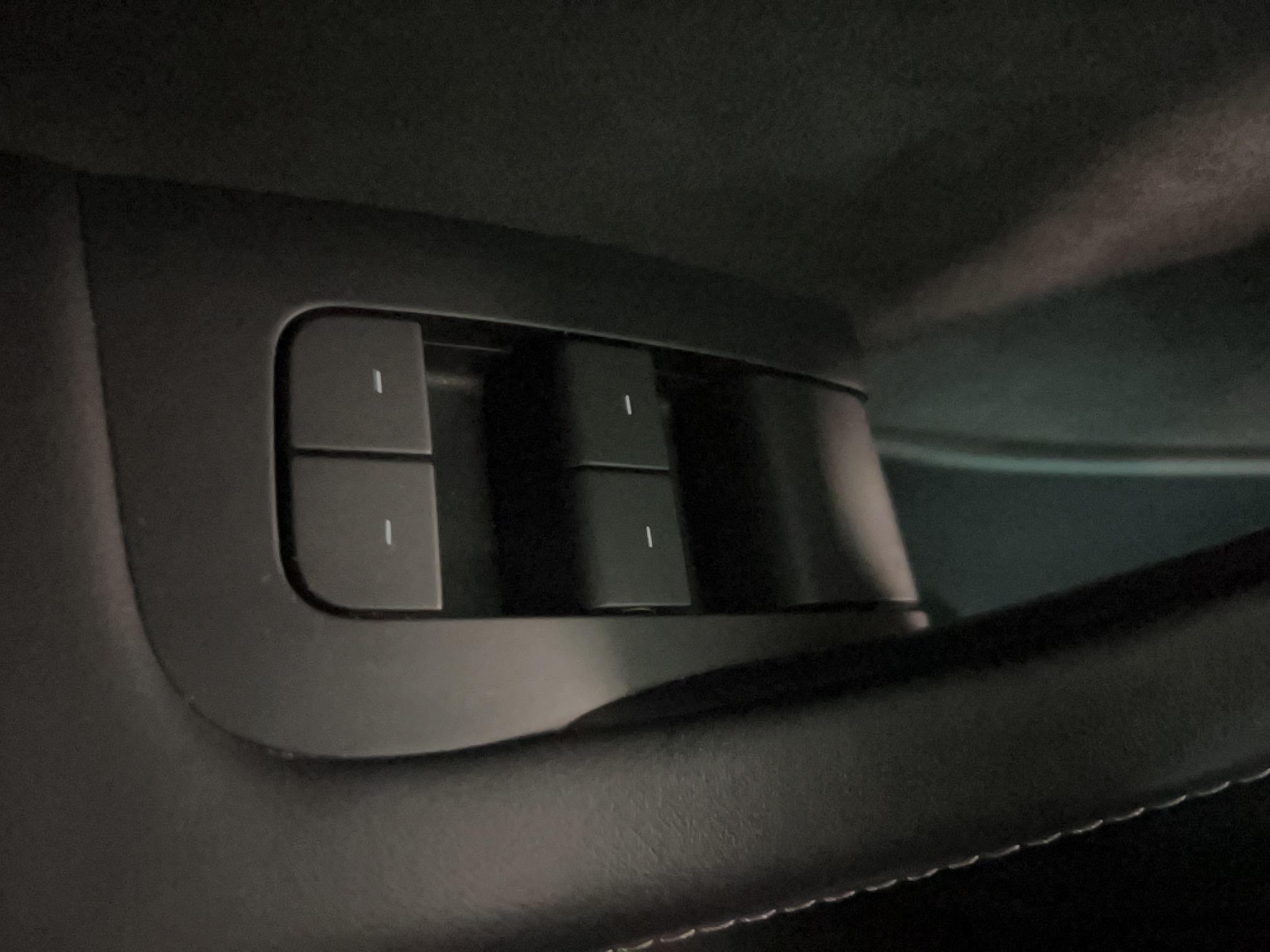 TESLA MODEL Y Grande Autonomie Dual Motor AWD - Véhicule Occasion - Océane Auto TESLA MODEL Y Grande Autonomie Dual Motor AWD - Véhicule Occasion Océane Auto