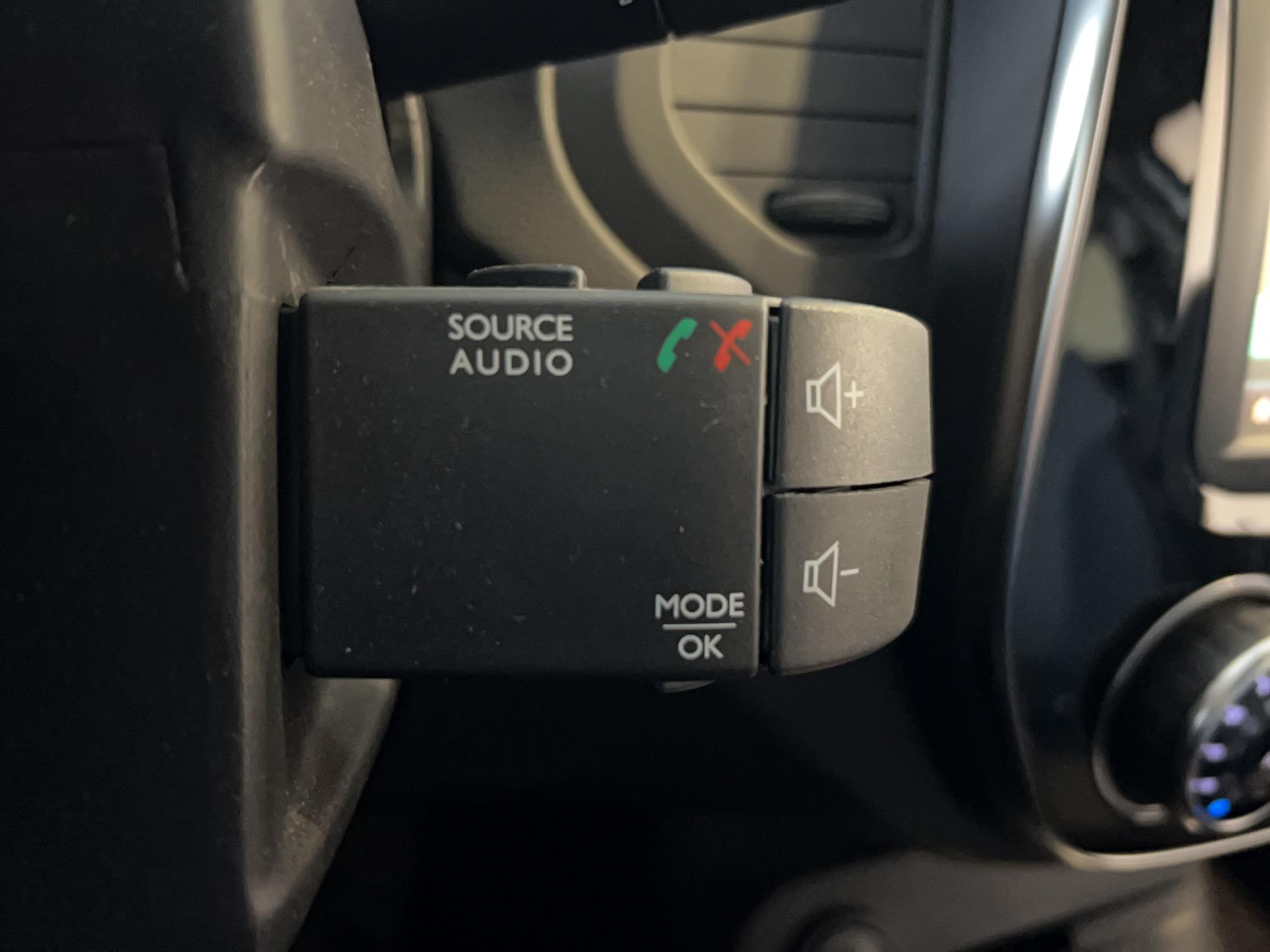 RENAULT Captur TCe 90 Intens - Véhicule Occasion Océane Auto